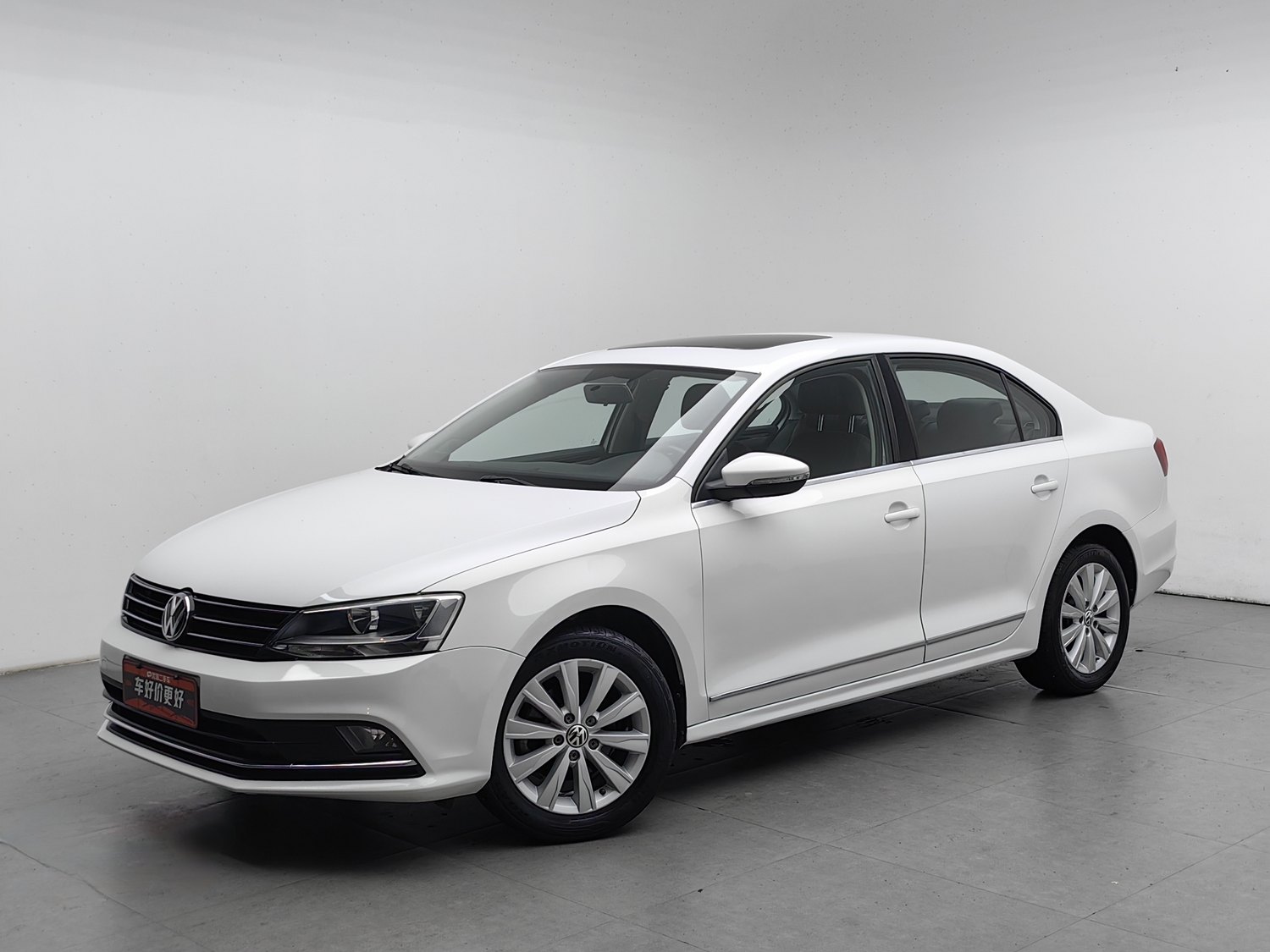 Used Volkswagen Sagitar 2015 1.6 AT