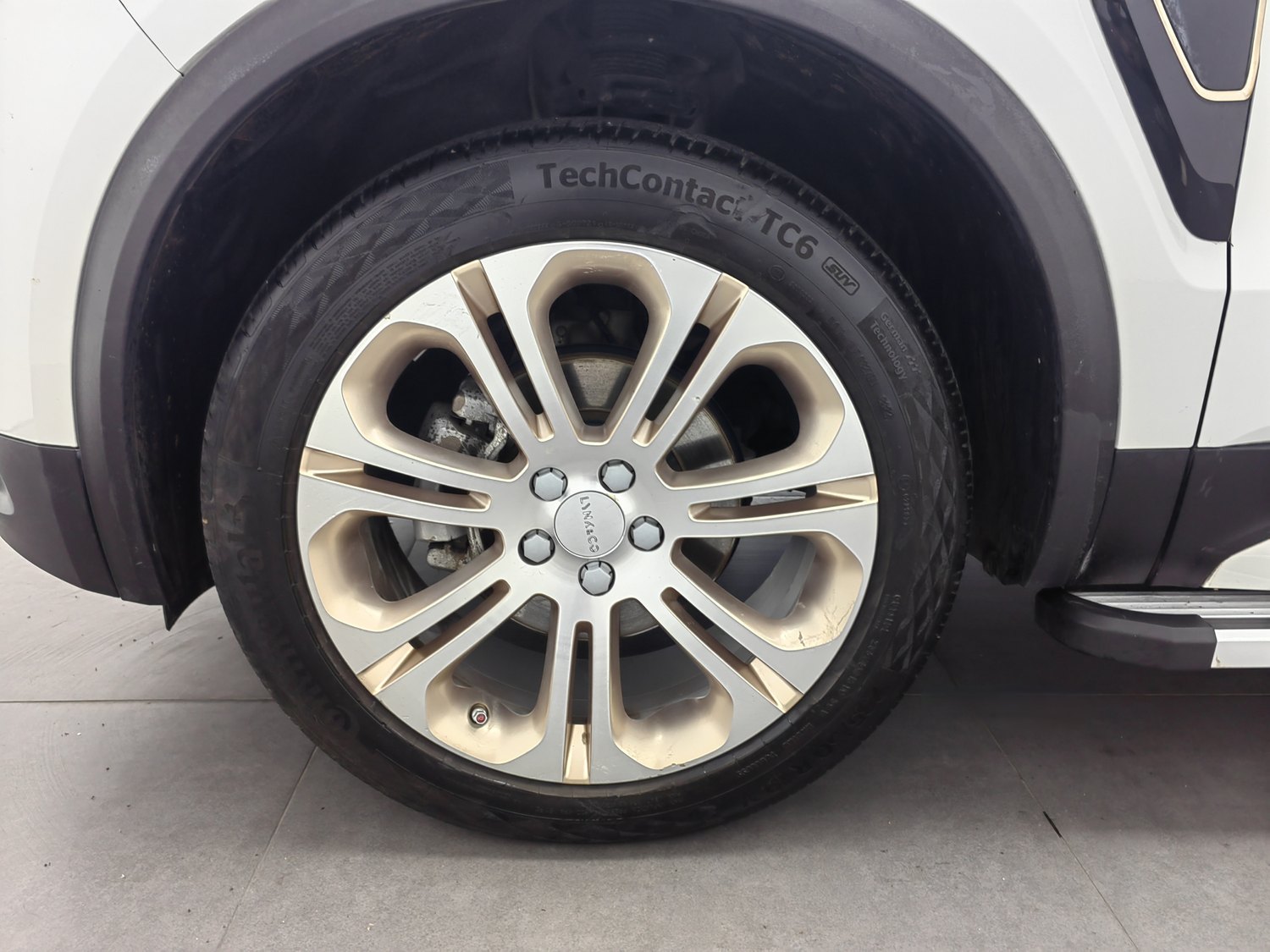 Used Lynk & Co 01 2017 2.0 AT