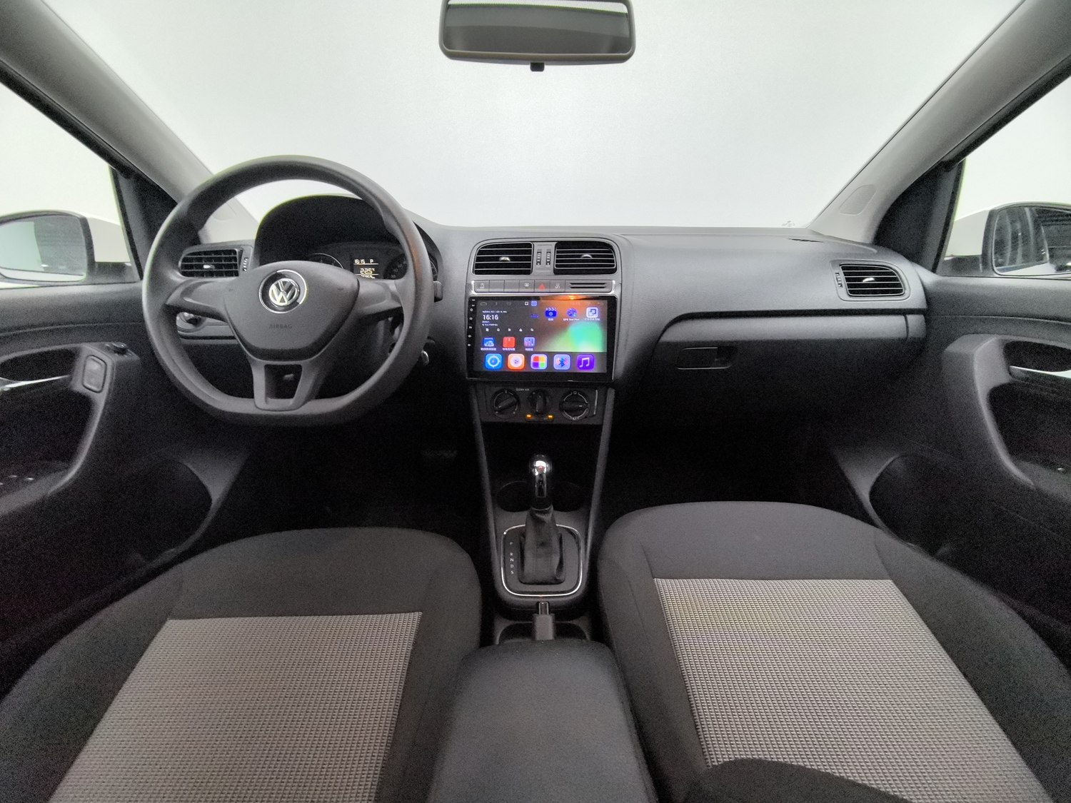 Used Volkswagen Polo 2018 1.5 AT