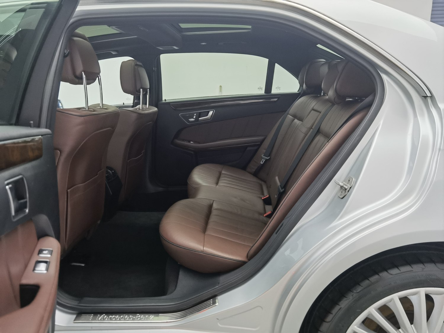 Used Mercedes-Benz E-Class 2015 2.0 AT