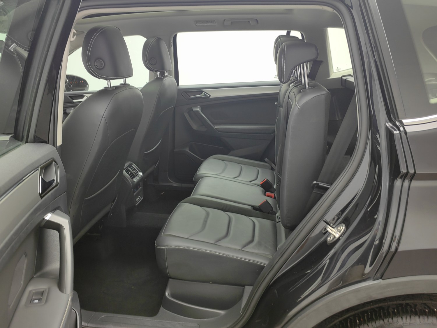 Used Volkswagen Tiguan L 2019 2.0 AT