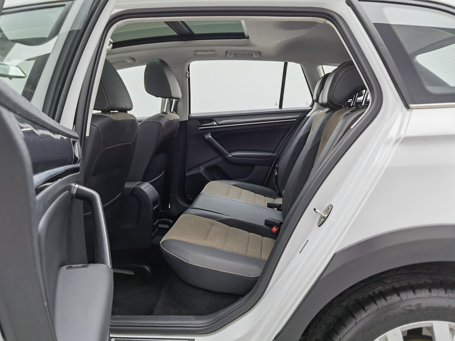 Used Volkswagen C-TREK 2018 1.4 AT
