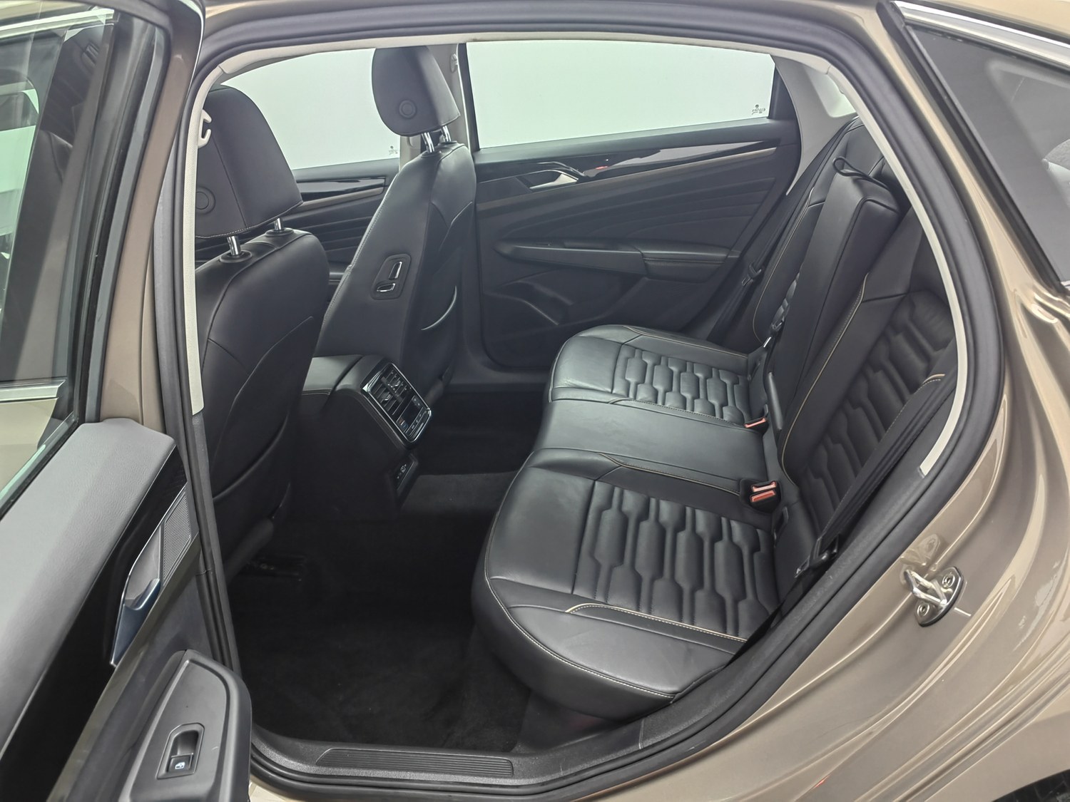 Used Volkswagen Passat 2020 1.4 AT