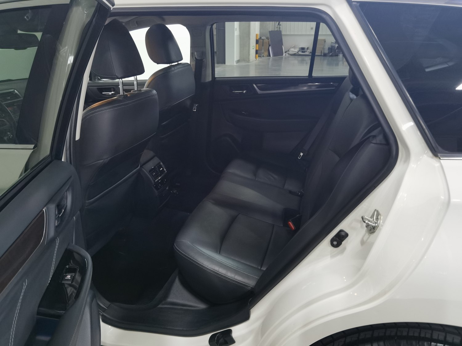 Used Subaru Outback 2016 2.5 AT