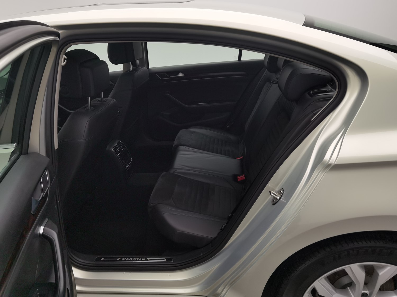 Used Volkswagen Magotan 2017 1.8 AT