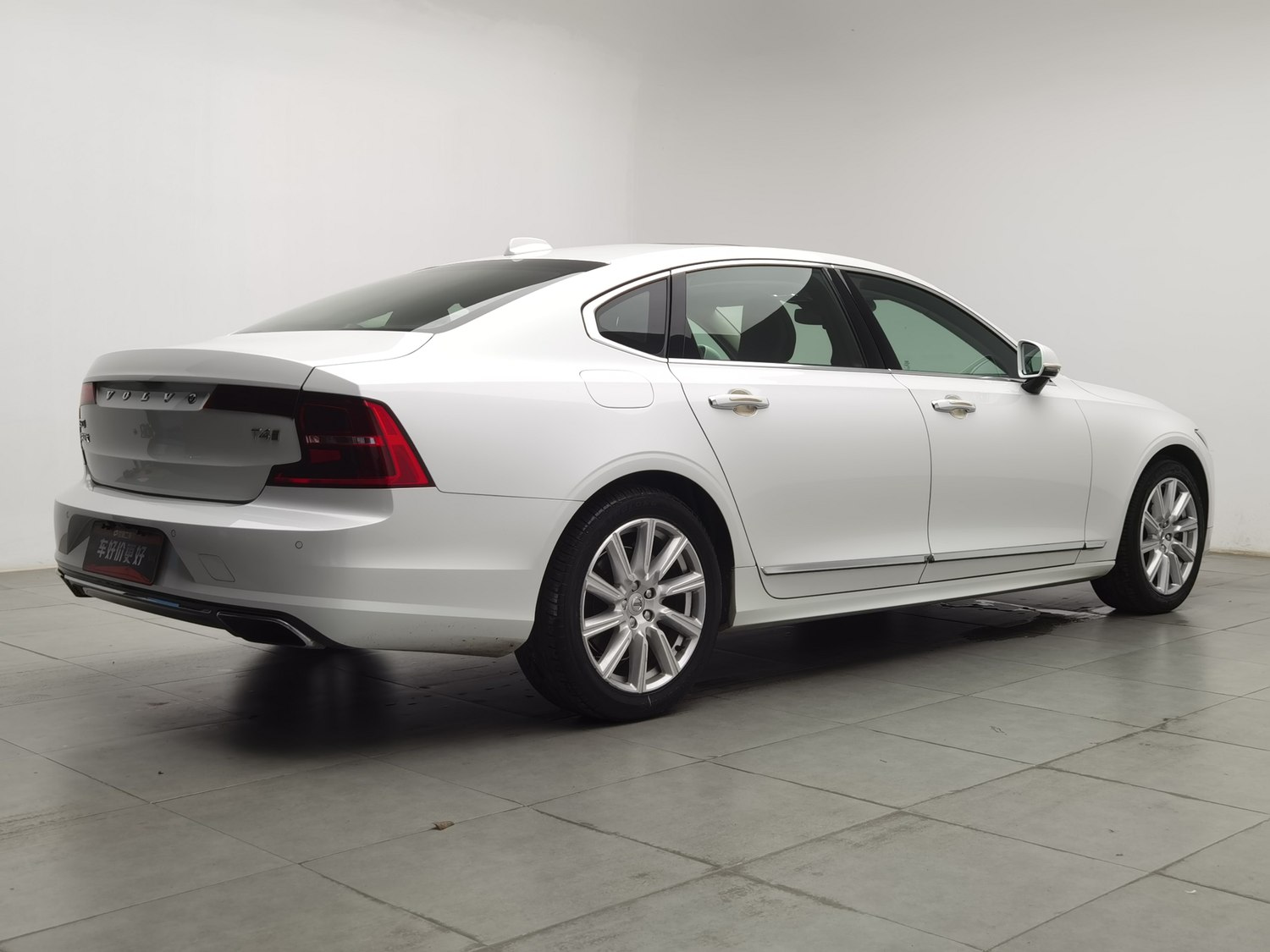 Used Volvo S90 2020 2.0 AT