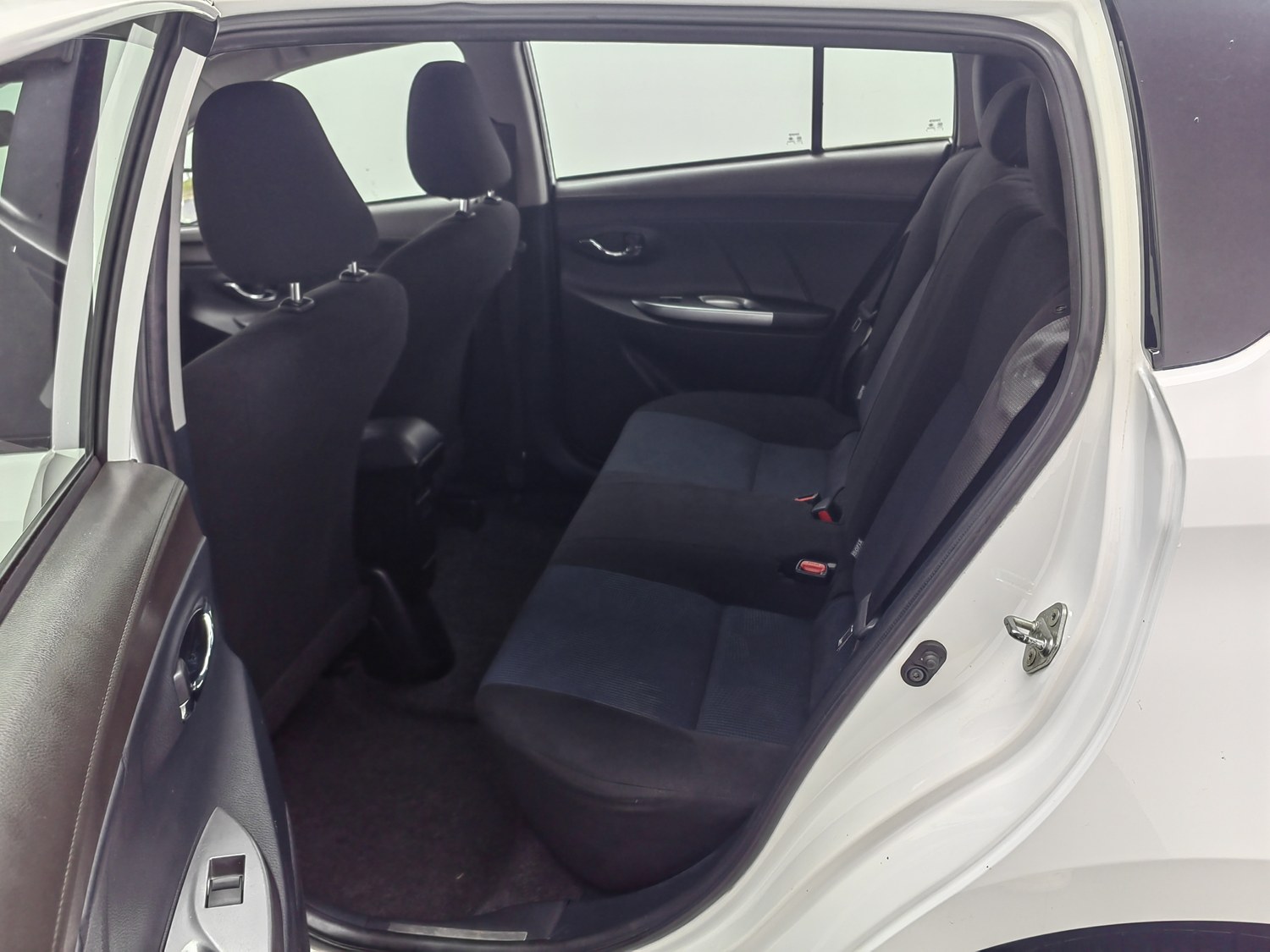 Used Toyota YARiS L 2015 1.5 AT