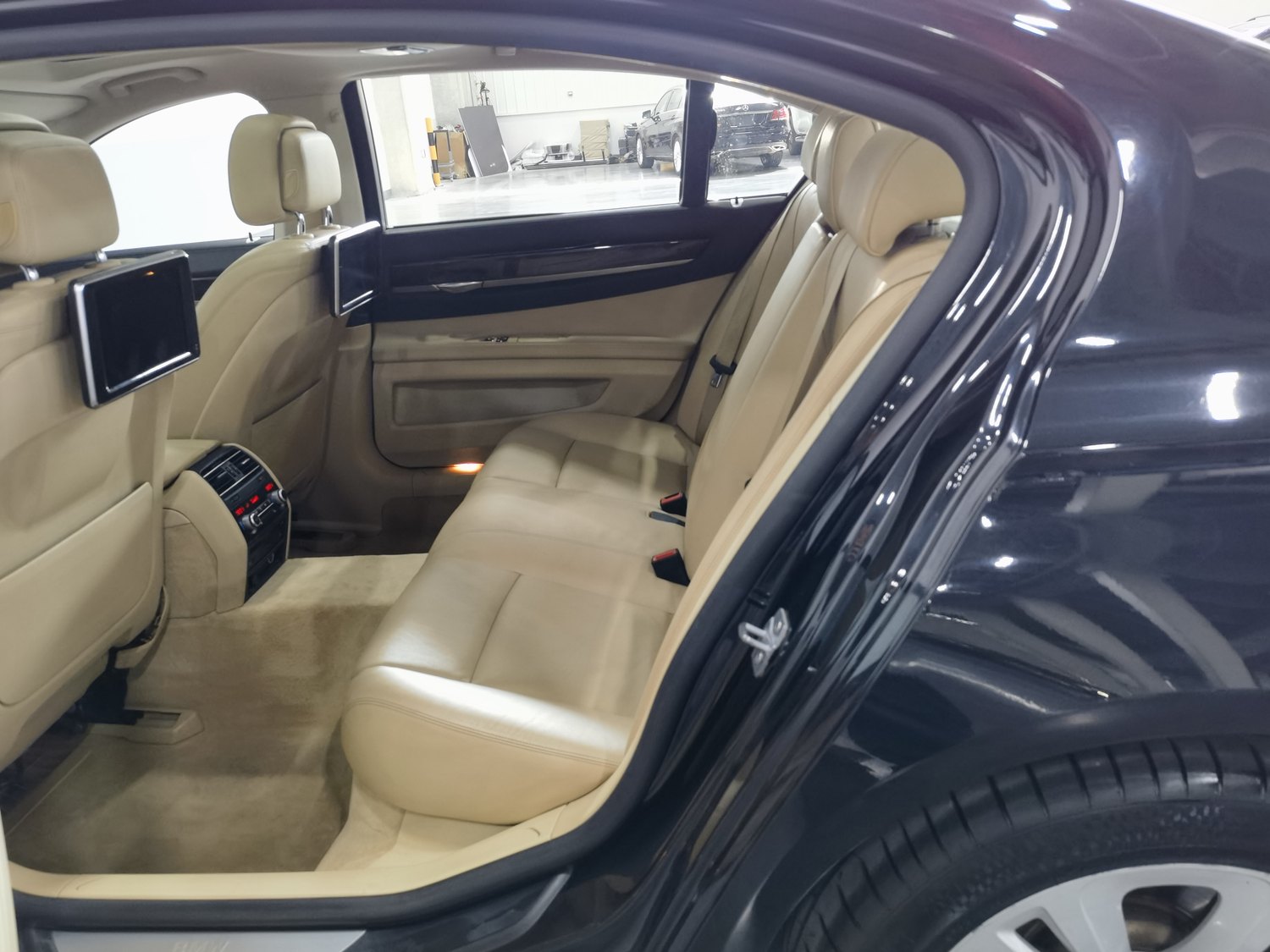 Used BMW THE7 2013 3.0 AT