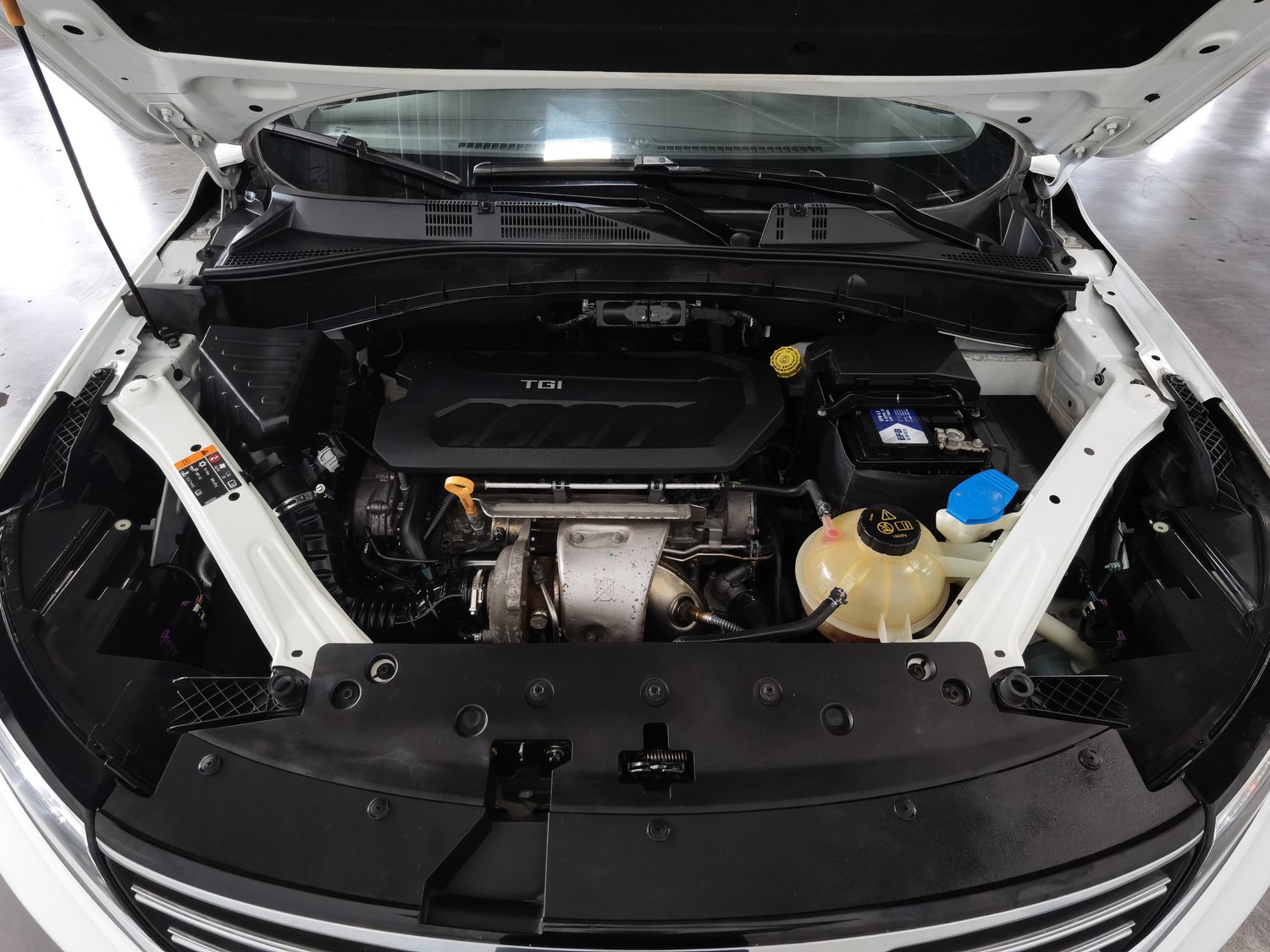 Used Roewe RX5 2016 2.0 AT