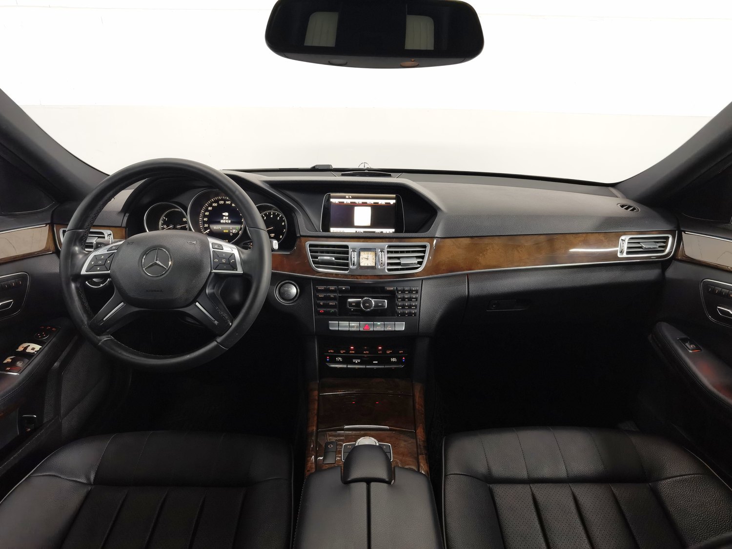 Used Mercedes-Benz E-Class 2015 2.0 AT