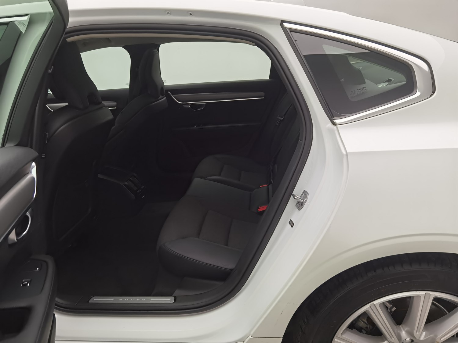 Used Volvo S90 2020 2.0 AT