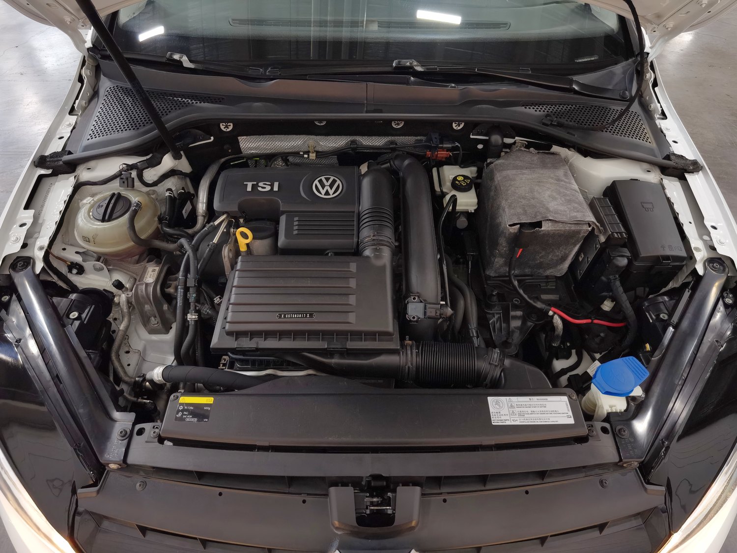 Used Volkswagen Golf 2016 1.4 AT