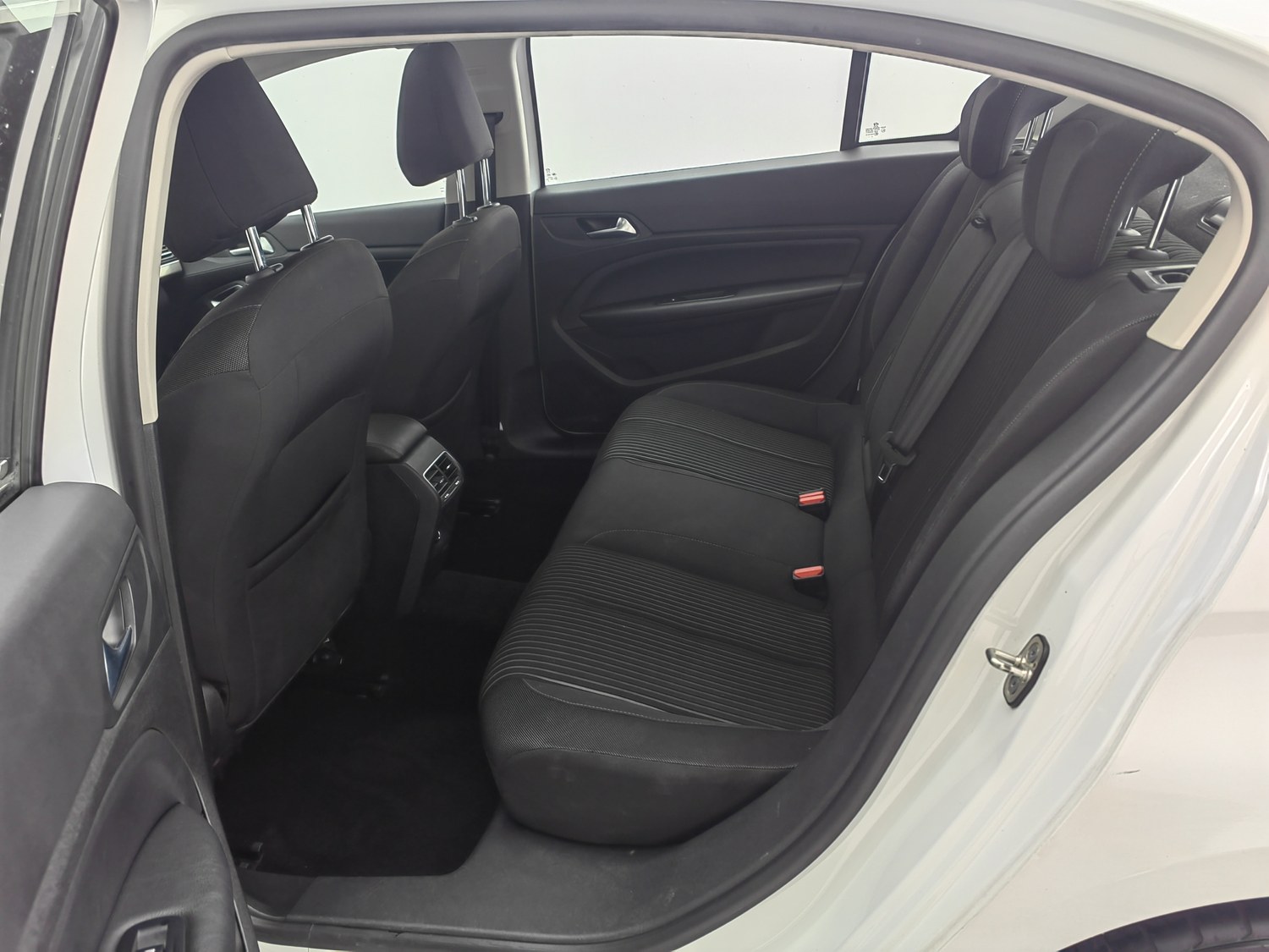 Used Peugeot 408 2015 1.2 AT