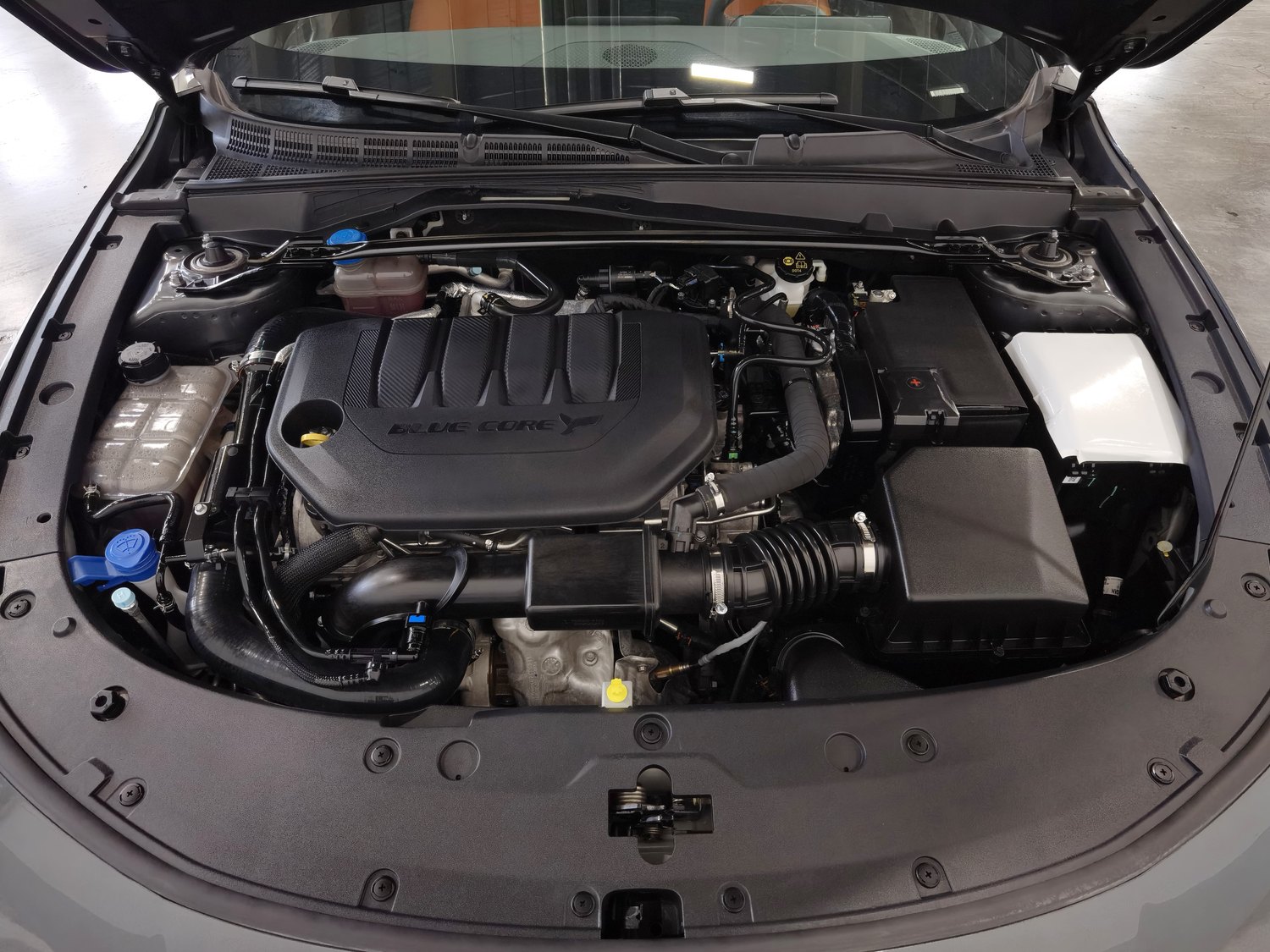 Used Changan UNI-V 2025 2.0 AT