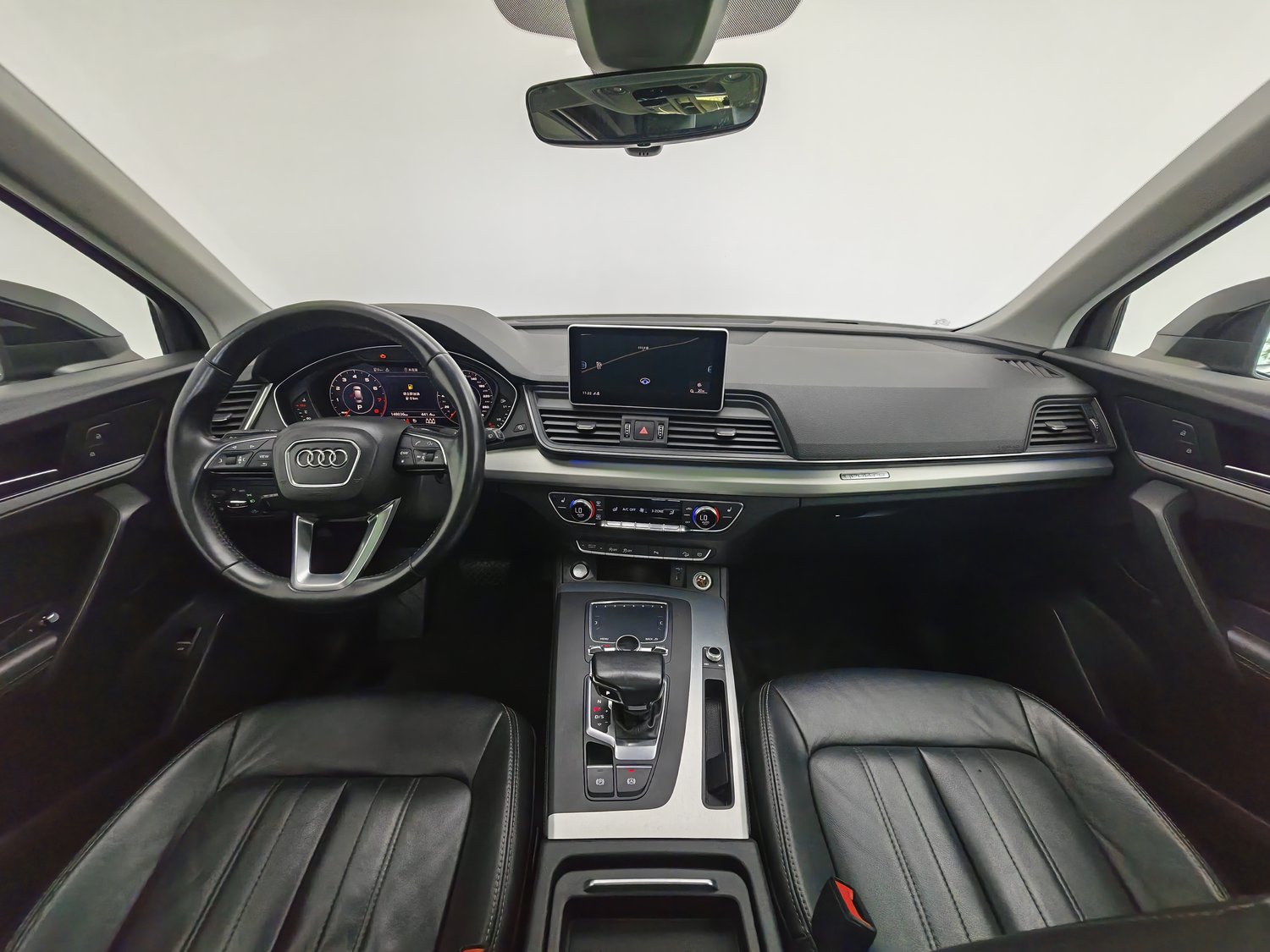 Подержанный Audi Q5L 2020 года выпуска, 2.0 AT