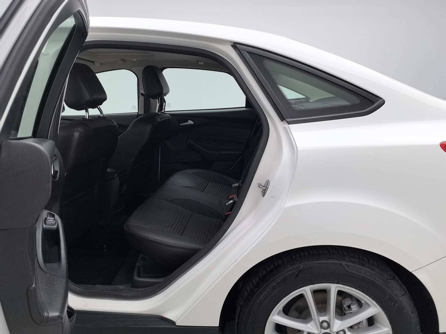 Used Ford Focus 2015 1.0 AT