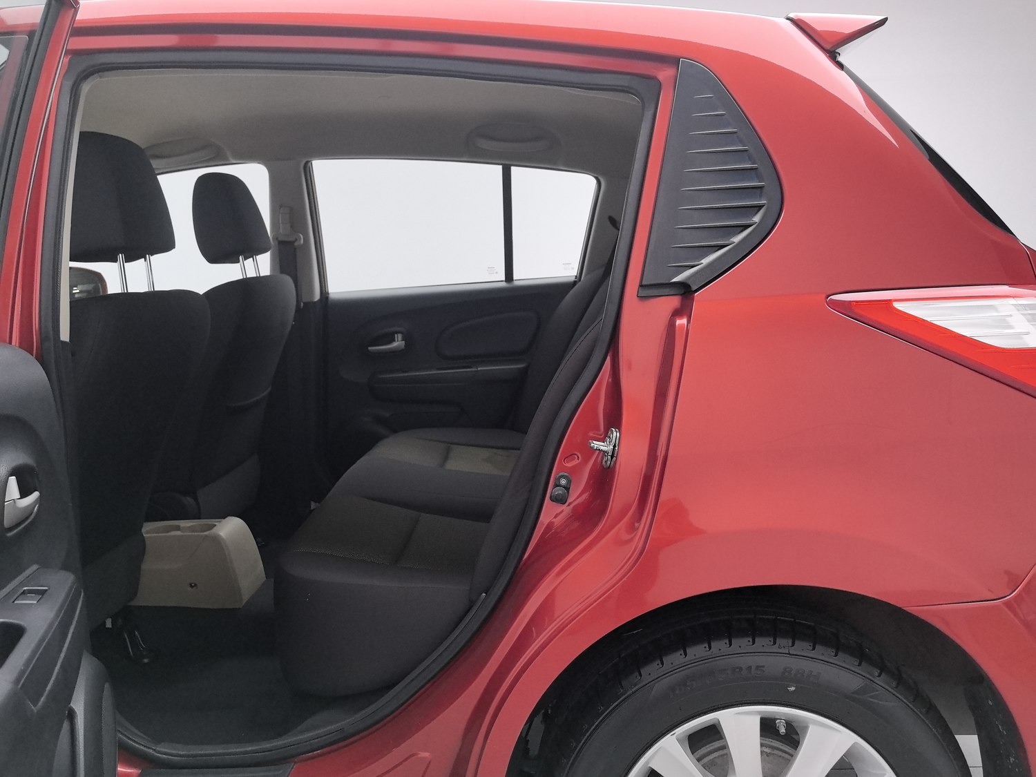 Used Venucia R50 2013 1.6 MT
