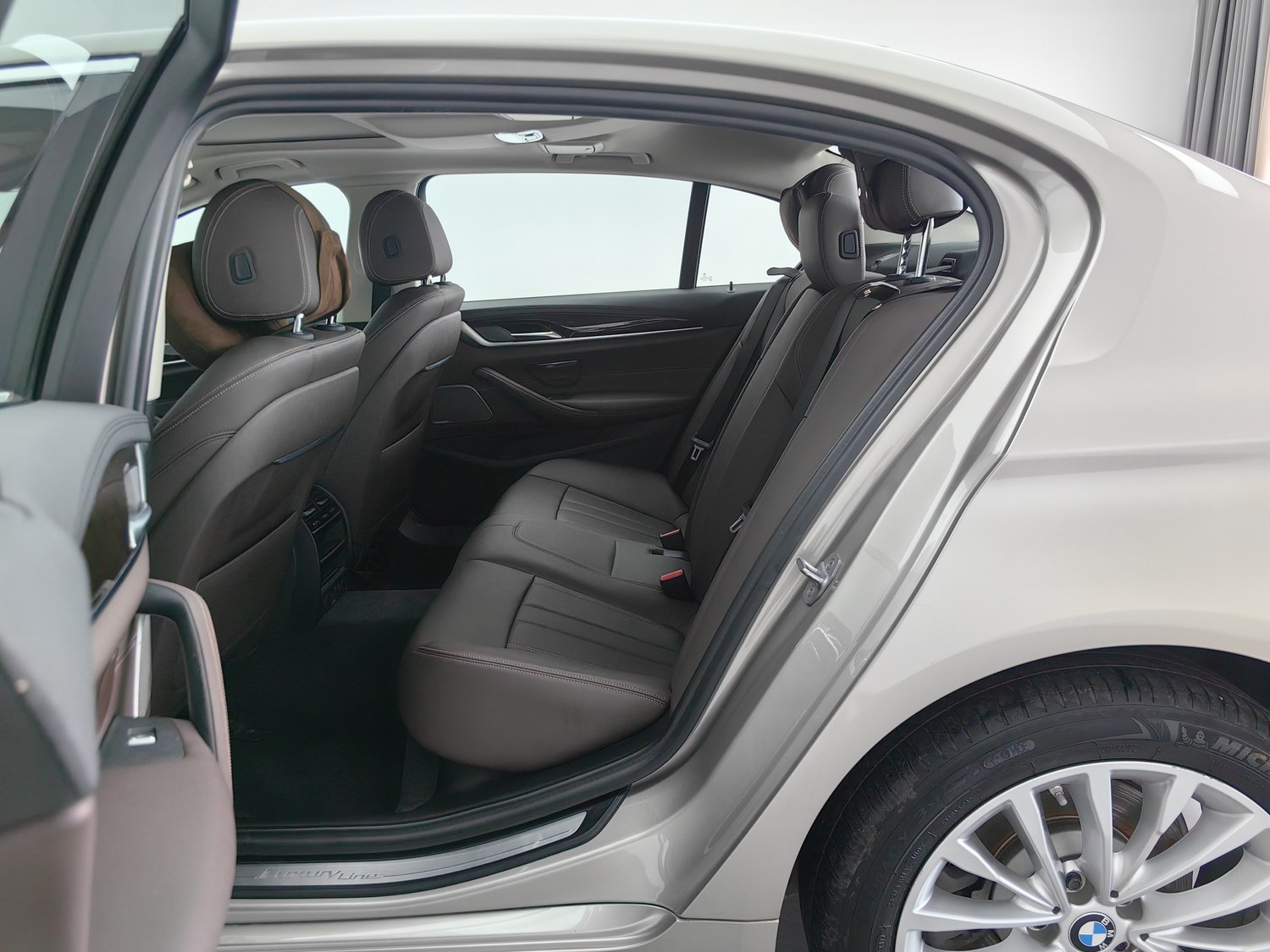 Used BMW THE5 2019 2.0 AT