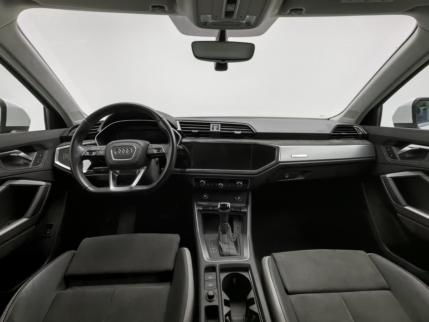Used Audi Q3 2021 1.4 AT