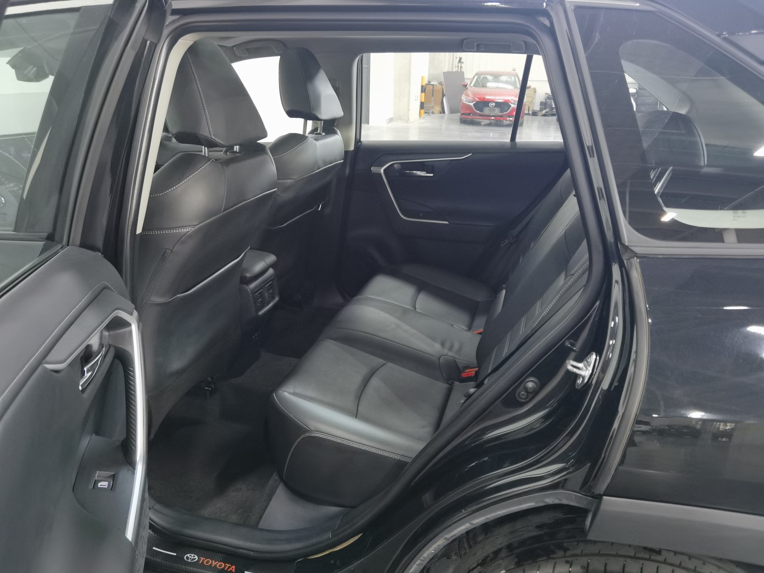 Used Toyota RAV4 2023 2.0 AT