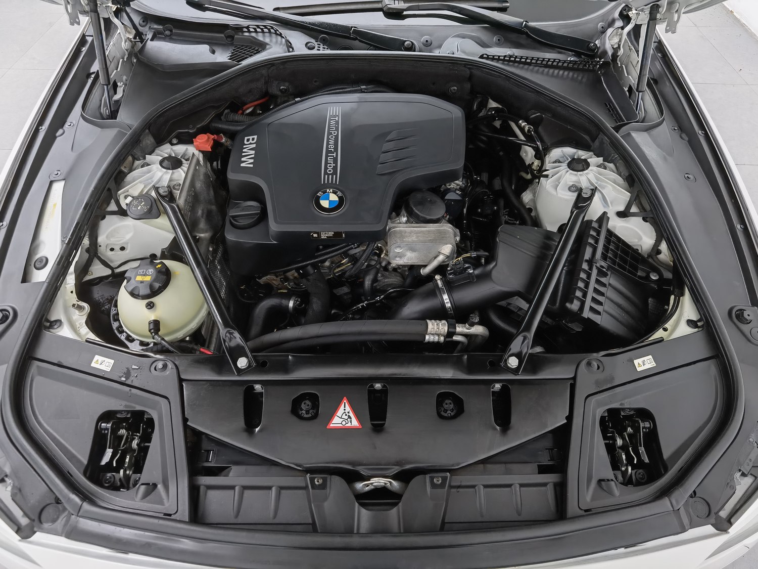 Used BMW THE5 2017 2.0 AT