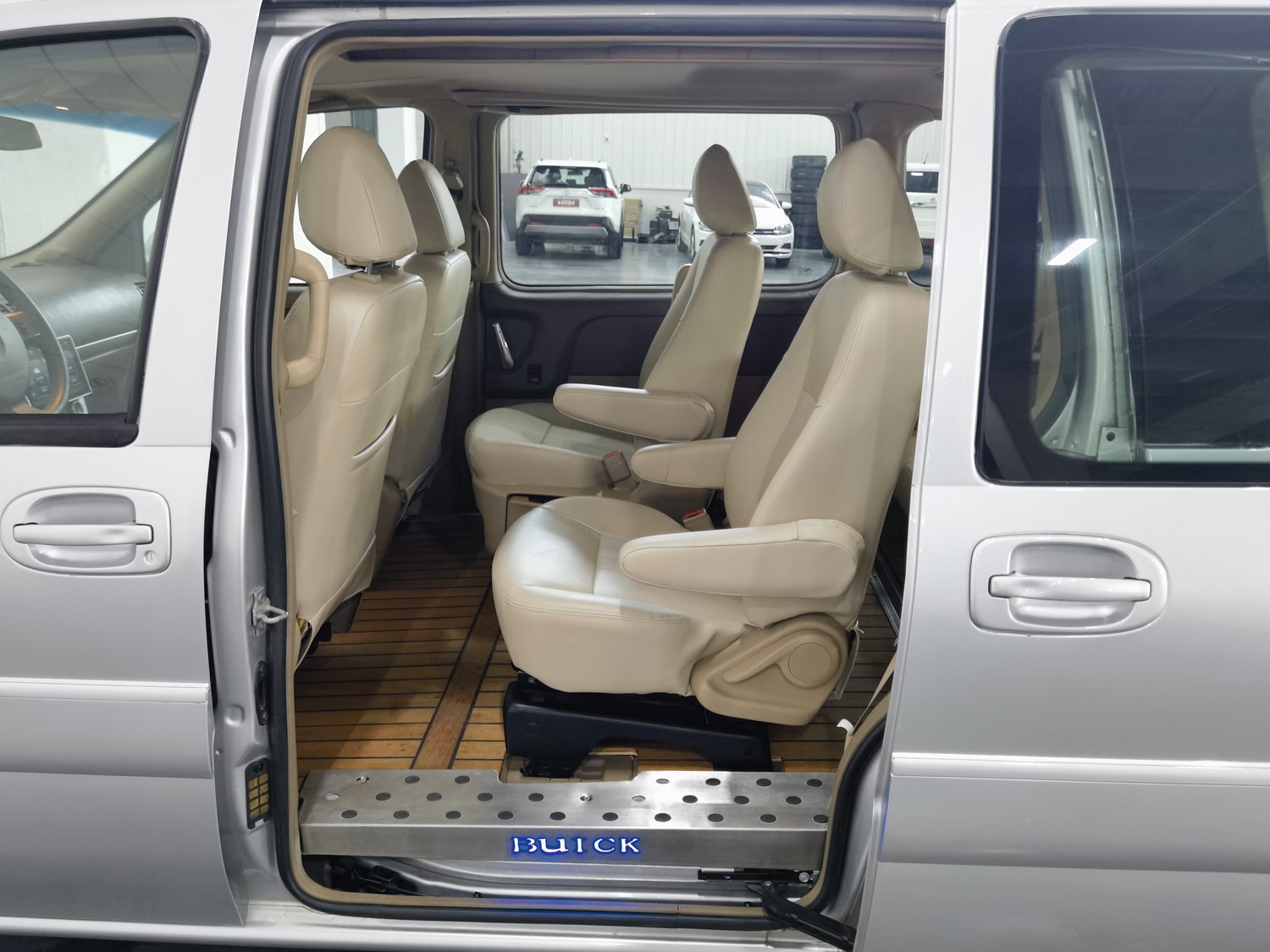 Used Buick GL8 2014 2.4 AT
