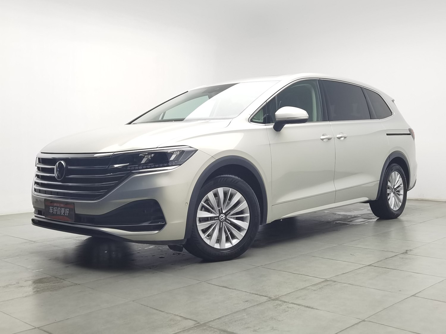 Used Volkswagen Viloran 2022 2.0 AT