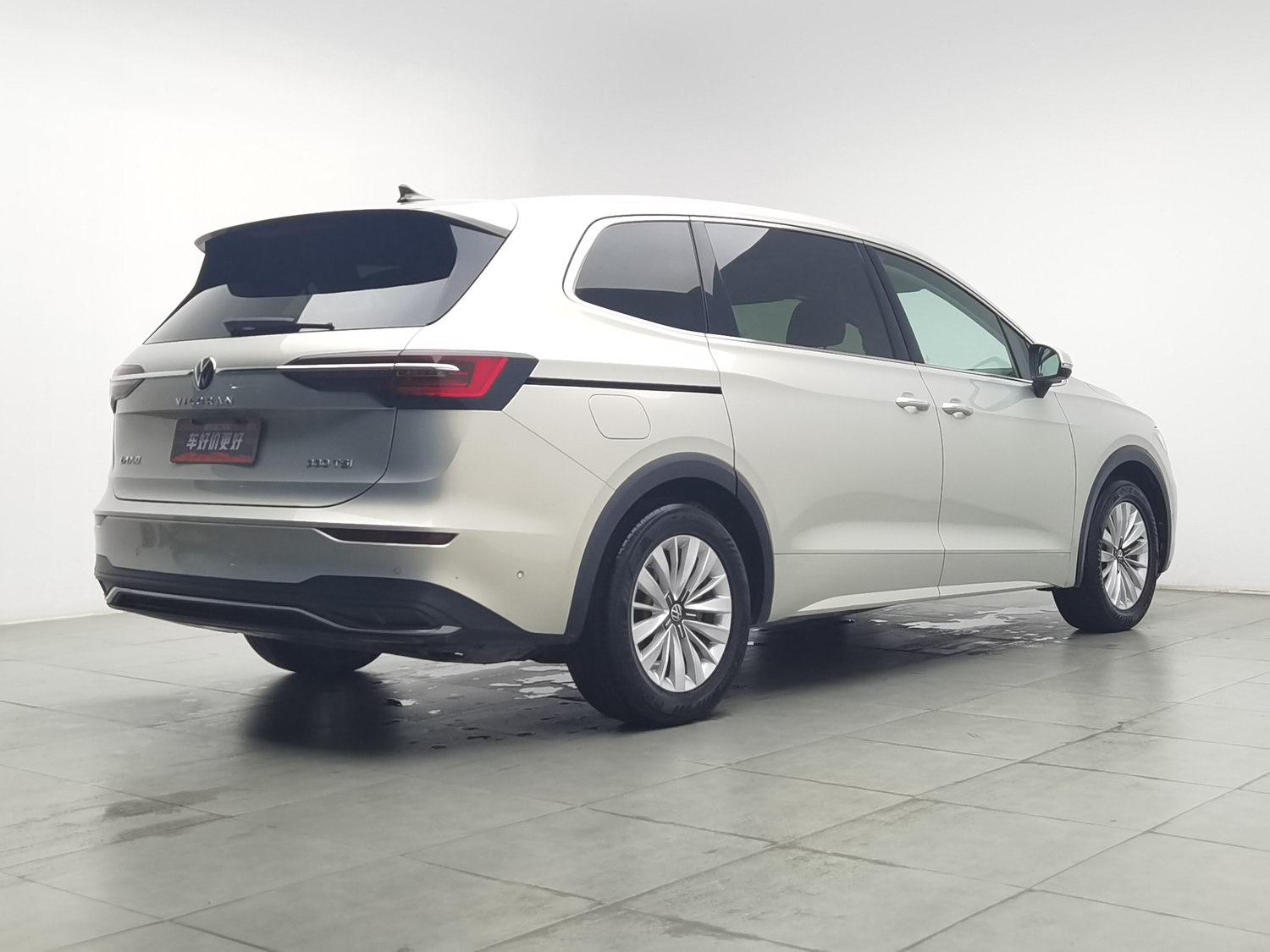 Used Volkswagen Viloran 2022 2.0 AT
