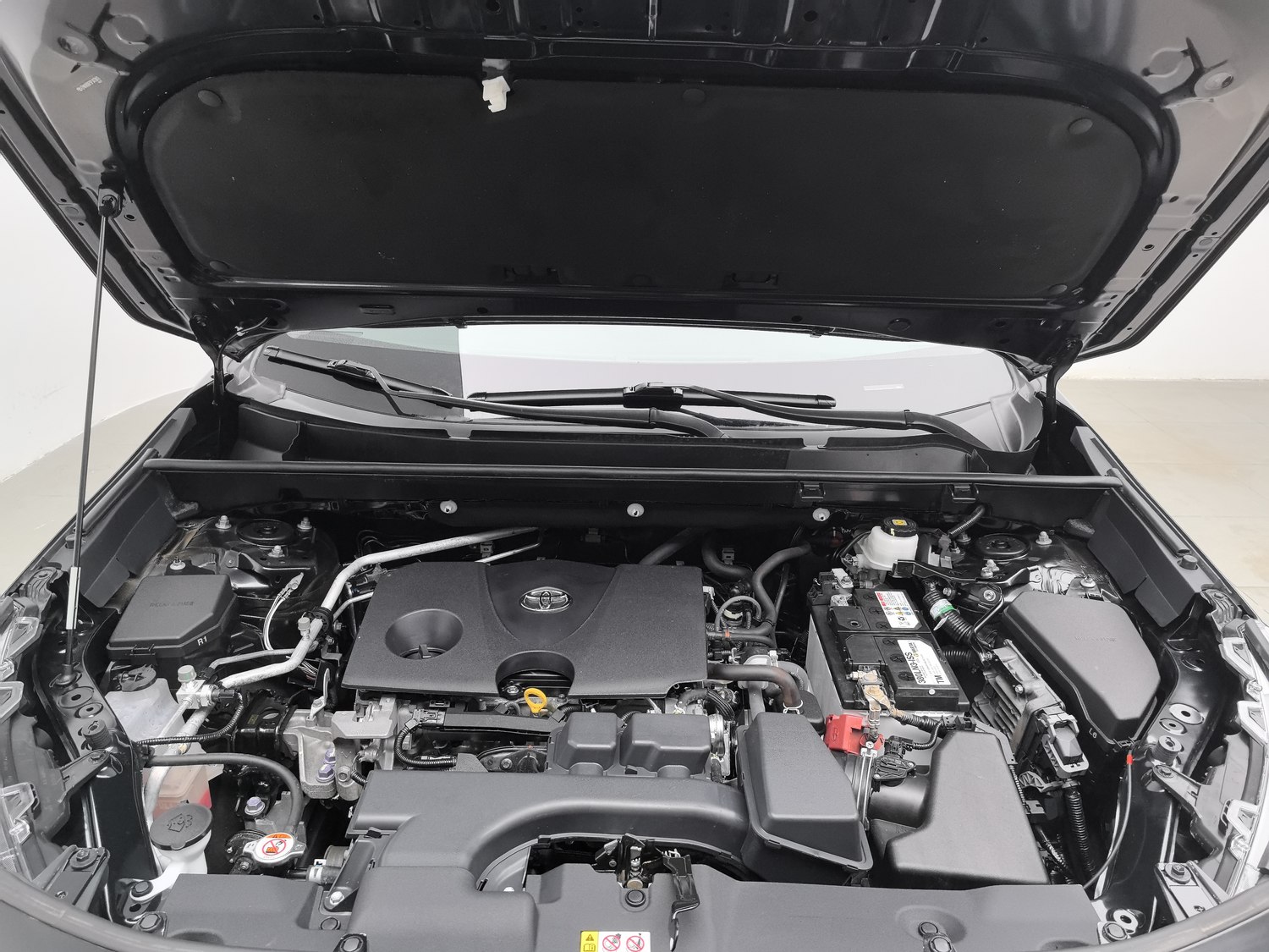 Used Toyota RAV4 2023 2.0 AT
