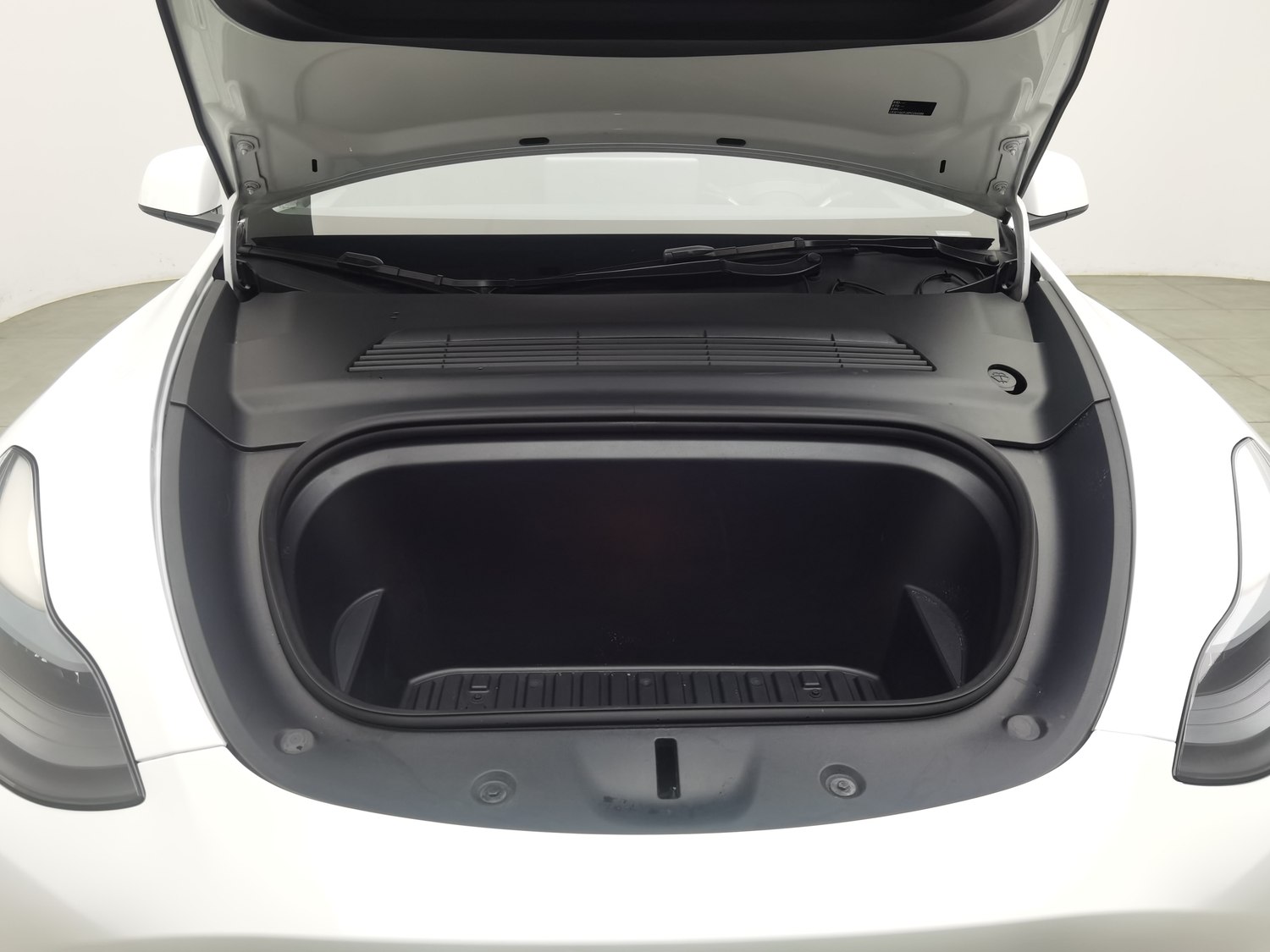 Used Tesla Model Y 2023
