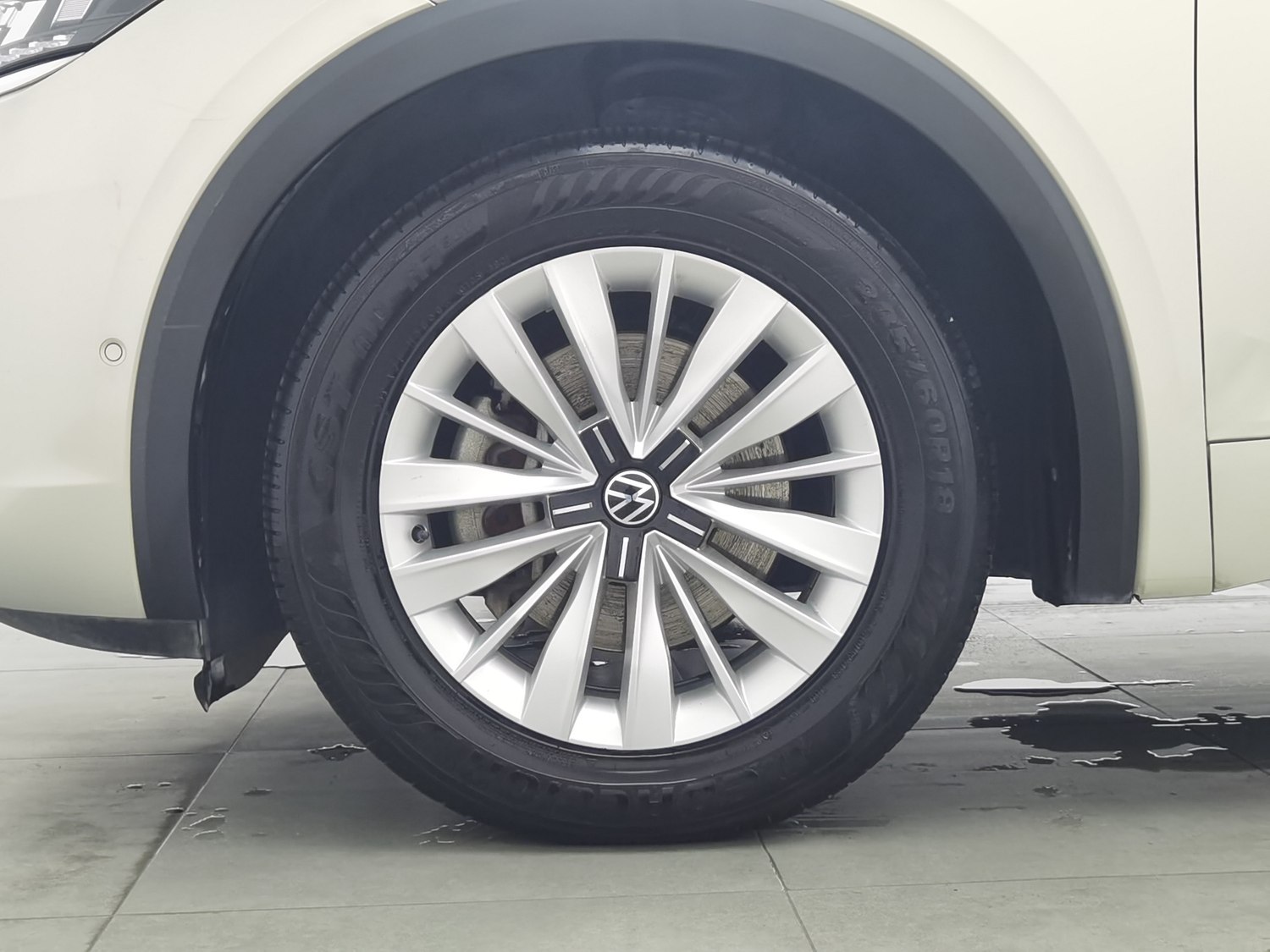 Used Volkswagen Viloran 2022 2.0 AT