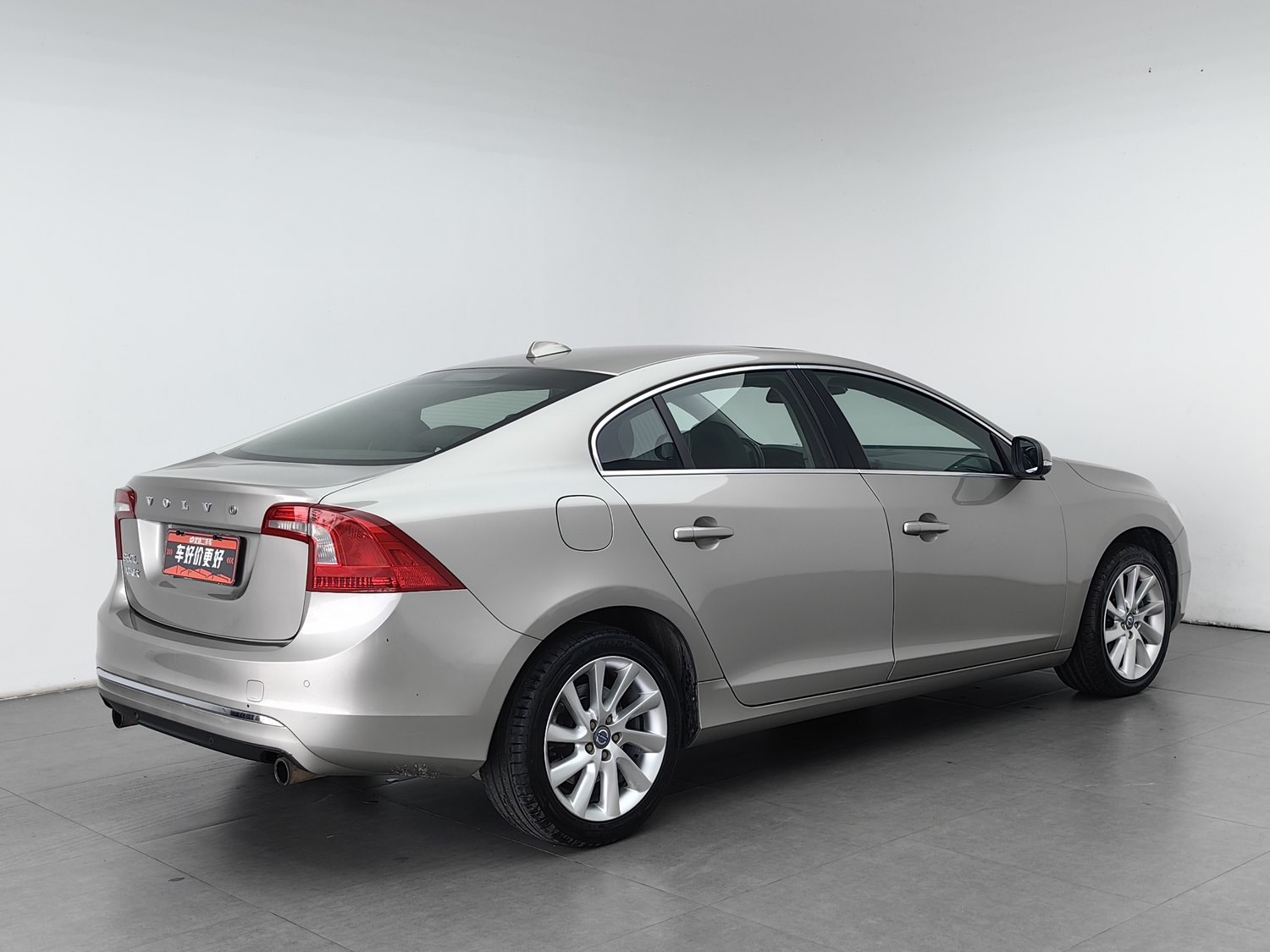 Used Volvo S60 2015 2.0 AT