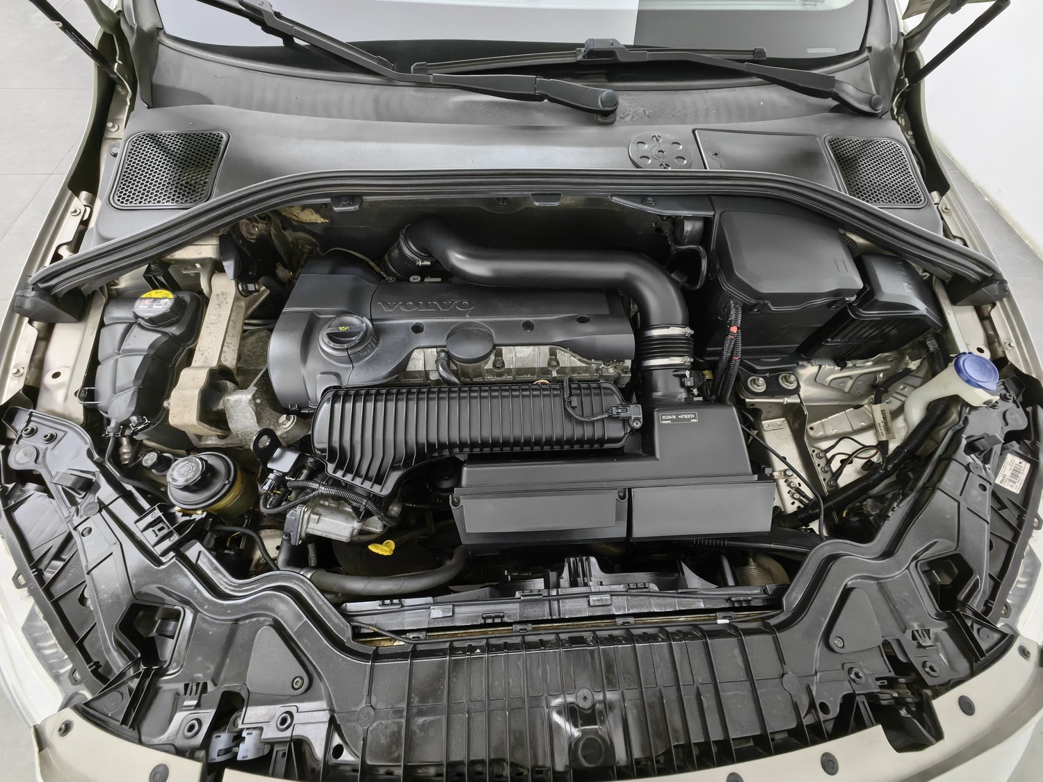 Used Volvo S60 2015 2.0 AT