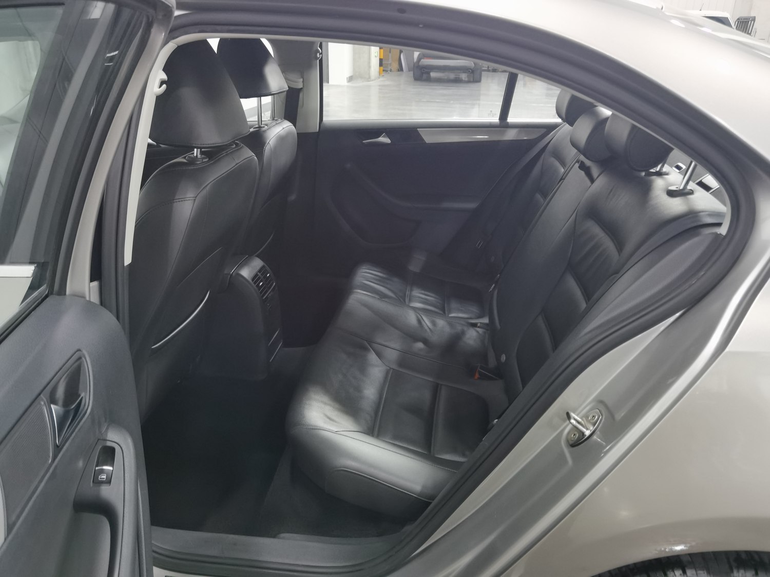 Used Volkswagen Sagitar 2014 1.6 MT