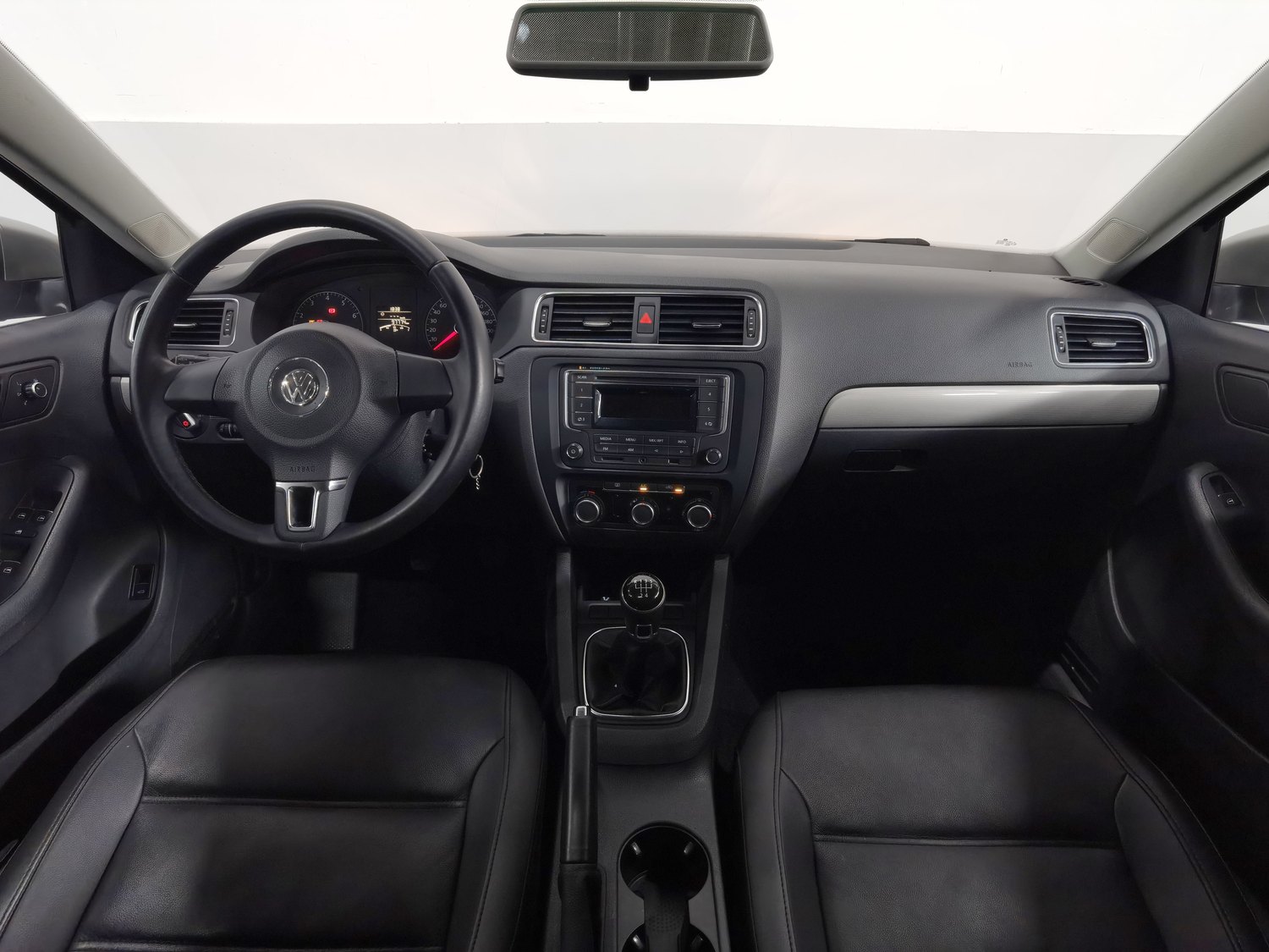 Used Volkswagen Sagitar 2014 1.6 MT
