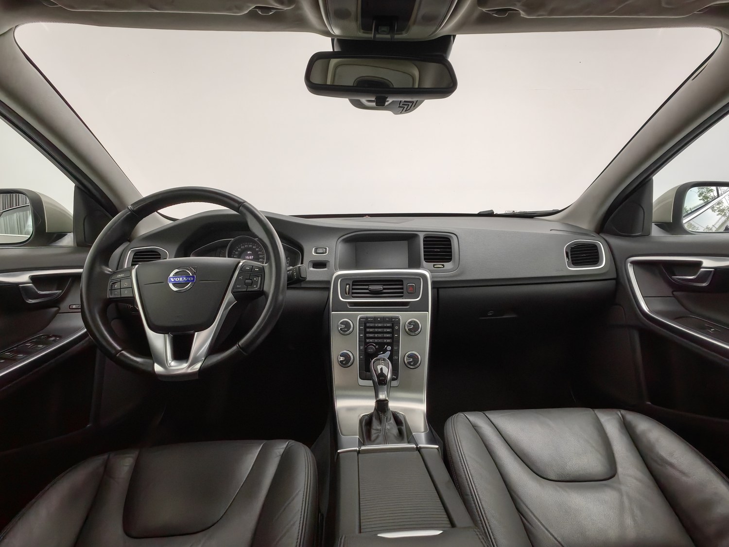 Used Volvo S60 2015 2.0 AT