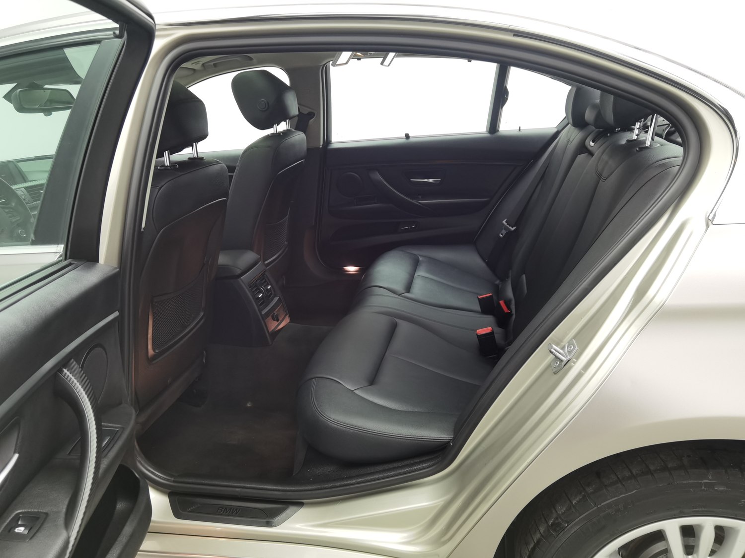 Used BMW THE3 2014 2.0 AT