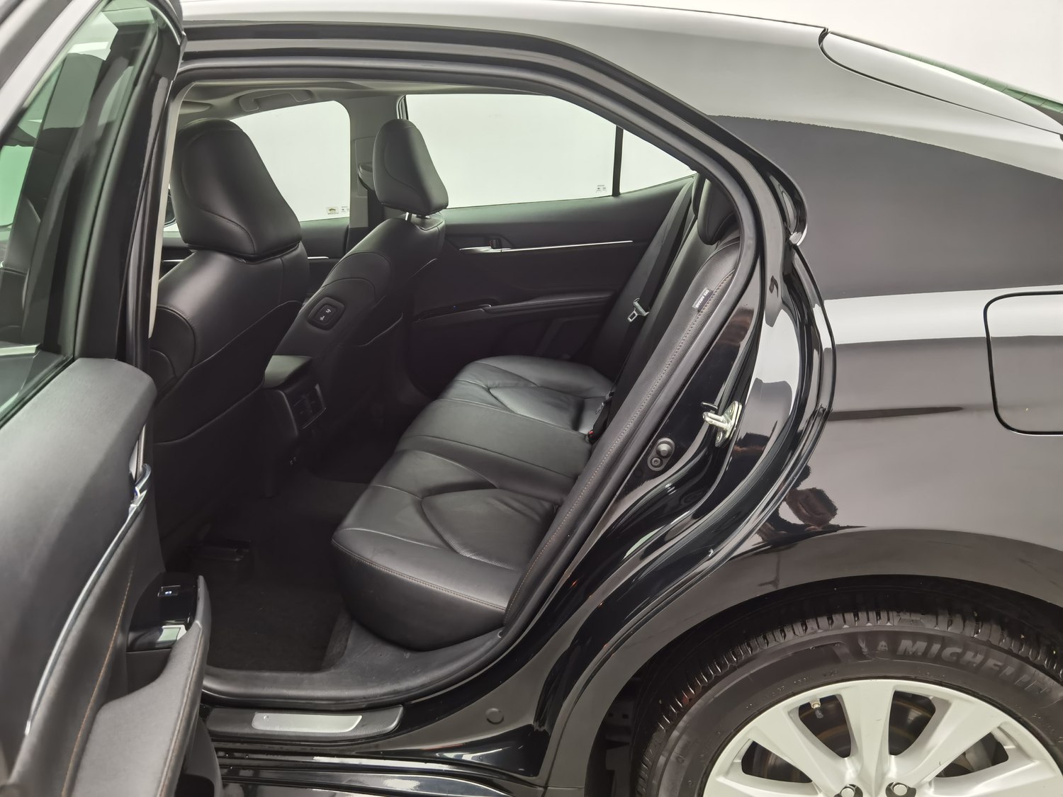 Used Toyota Camry 2019 2.0 AT