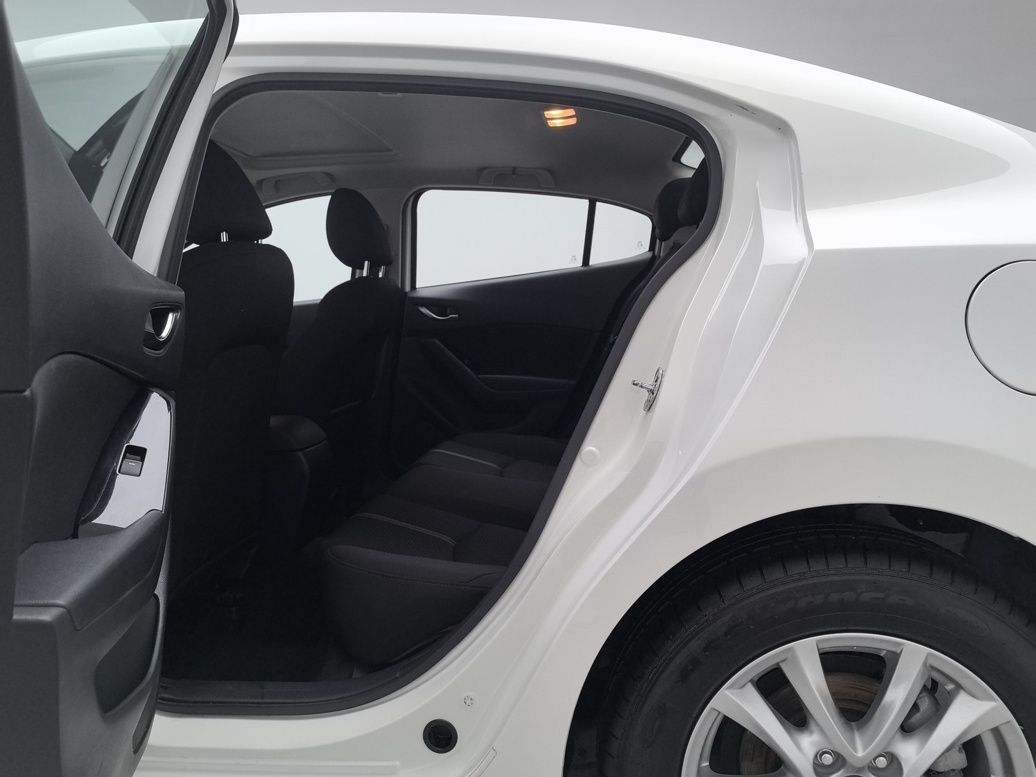 Used Mazda 3 Axela 2017 1.5 MT
