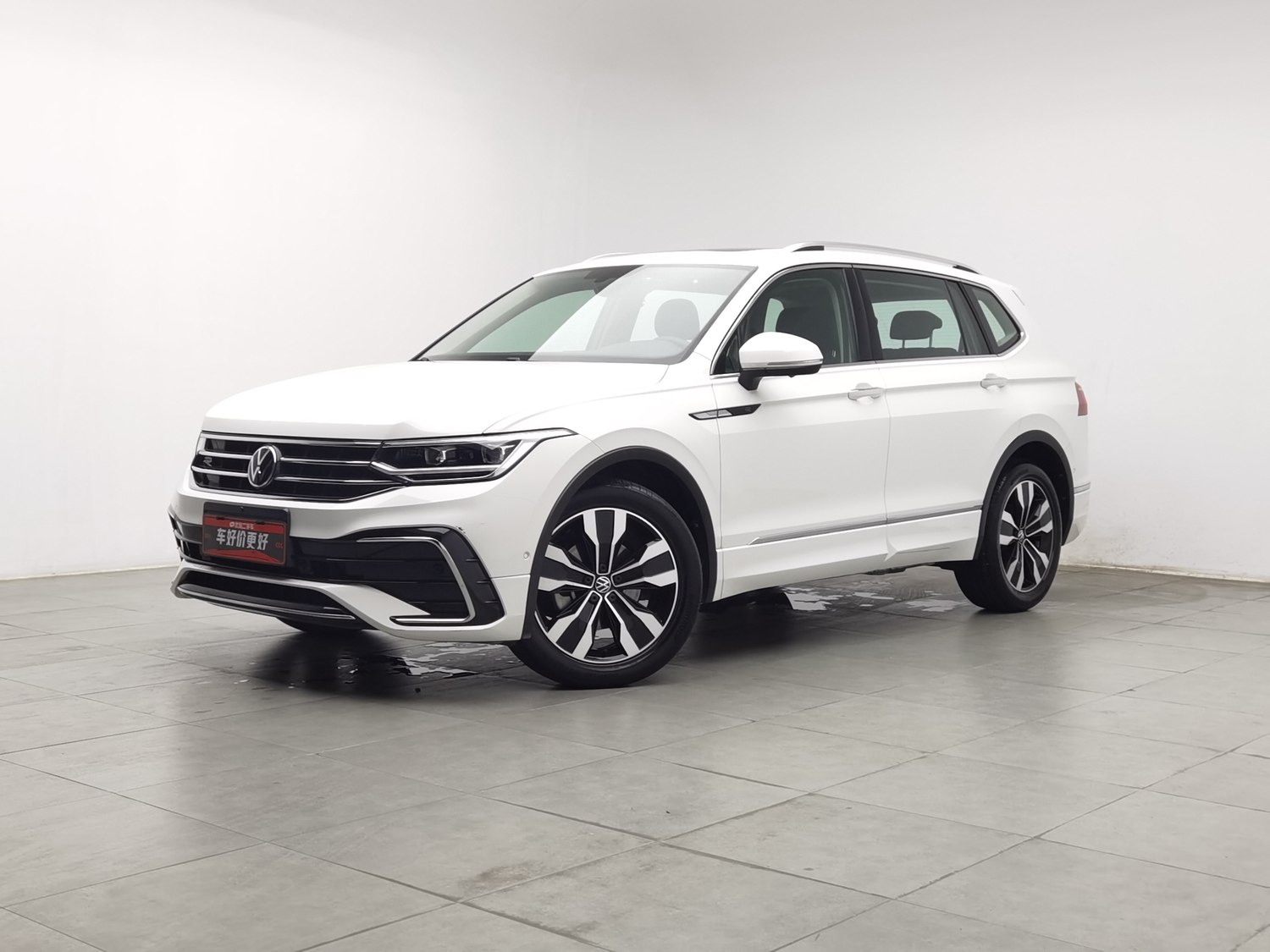 Used Volkswagen Tiguan L 2022 2.0 AT