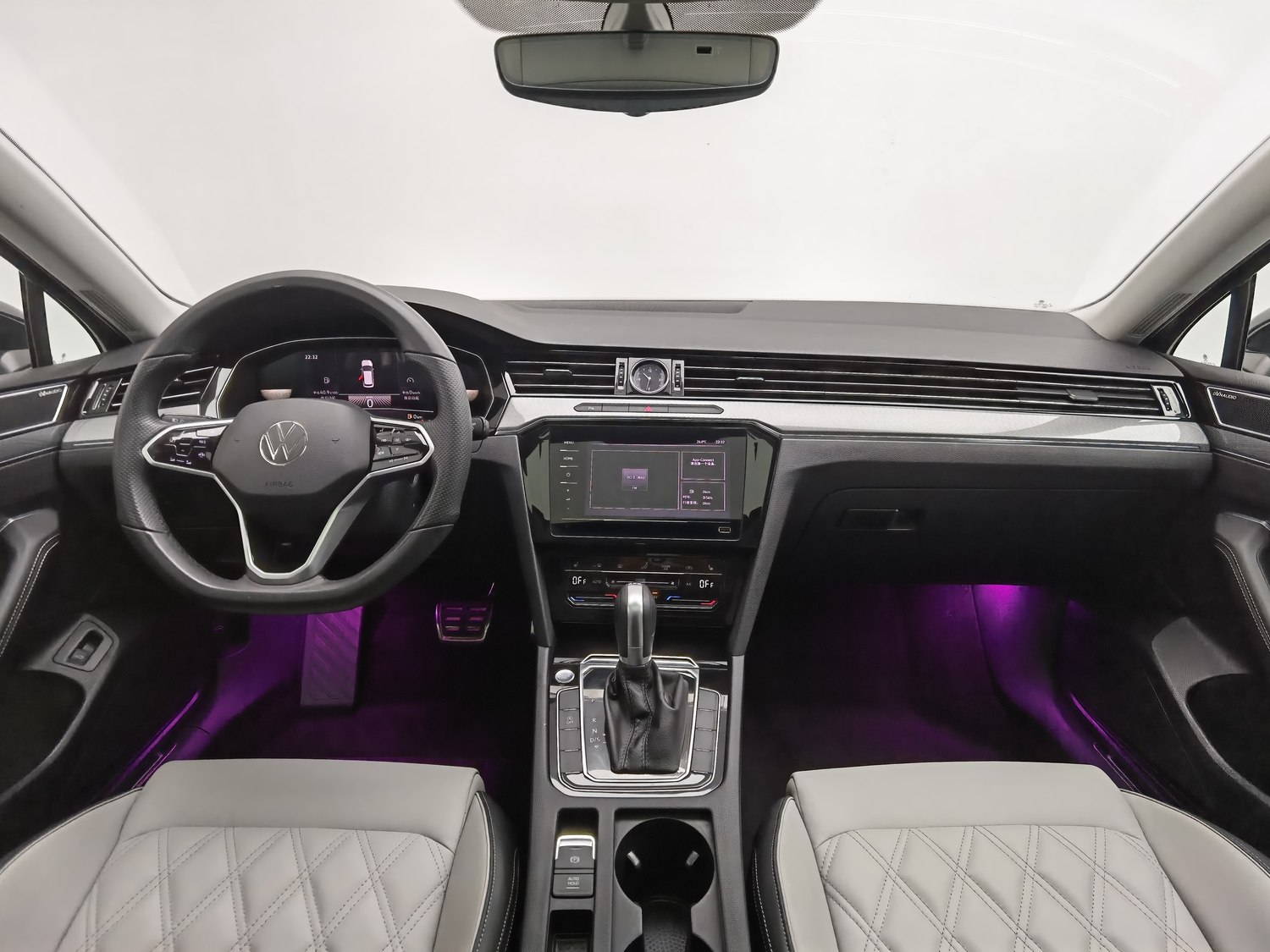 Подержанный Volkswagen Magotan 2023 года выпуска, 2.0 AT