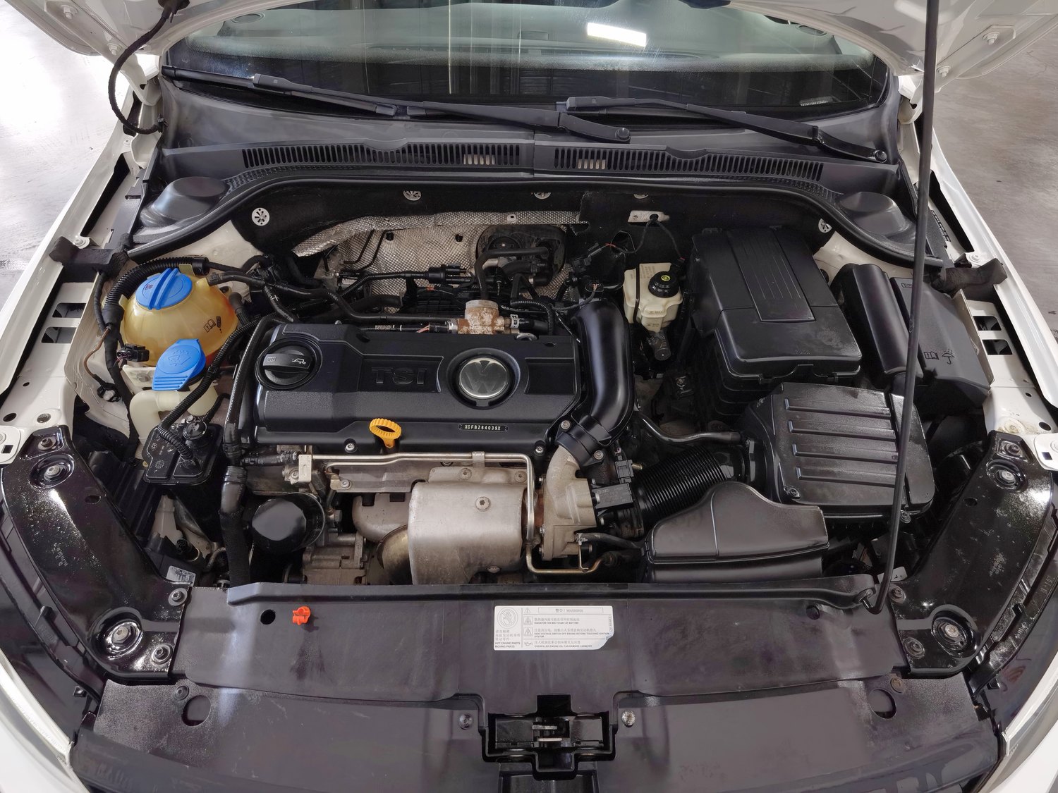 Used Volkswagen Sagitar 2014 1.4 AT