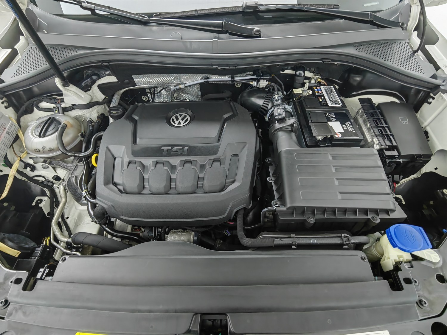 Used Volkswagen Tiguan L 2019 2.0 AT