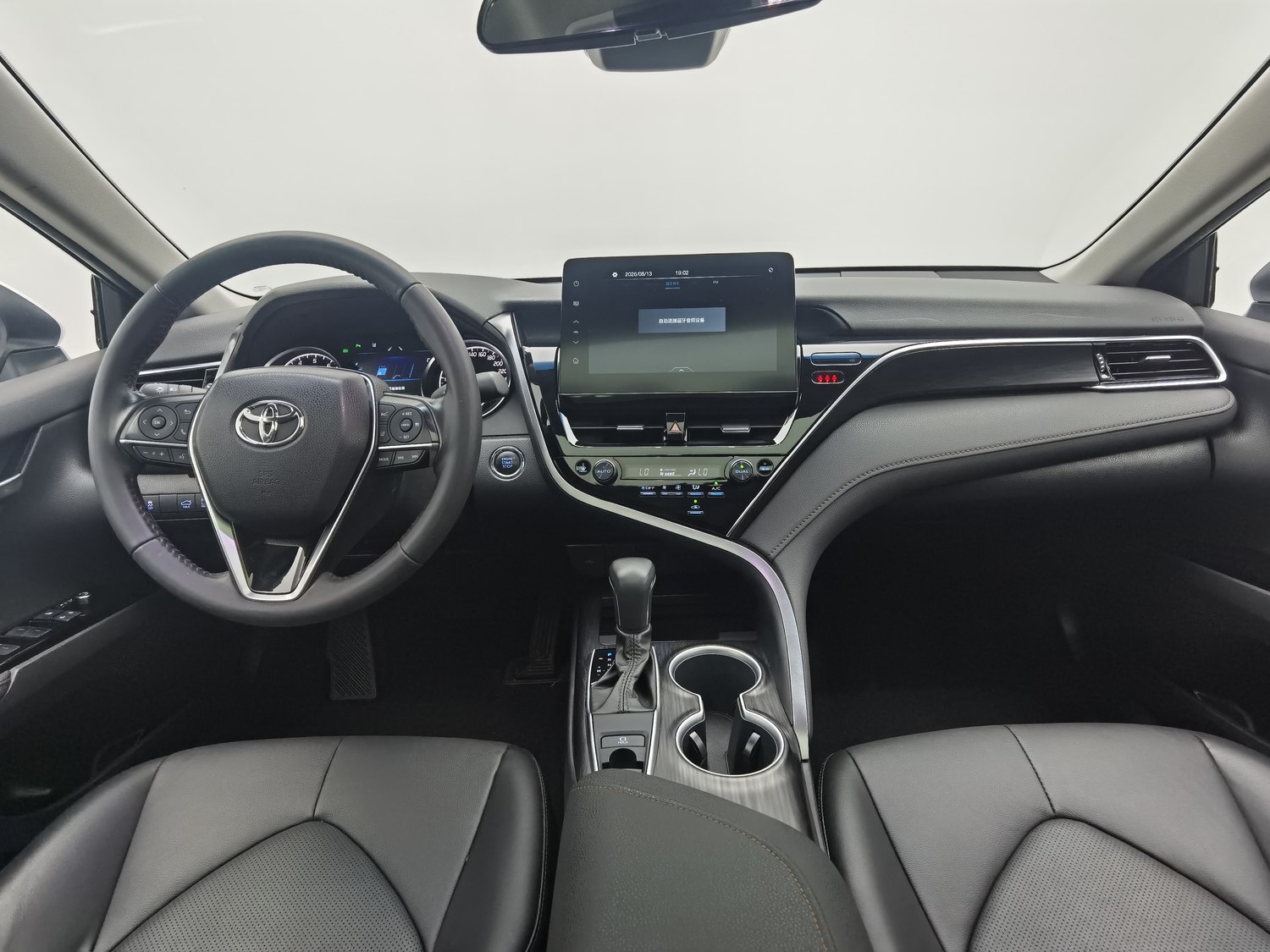 Used Toyota Camry 2023 2.0 AT