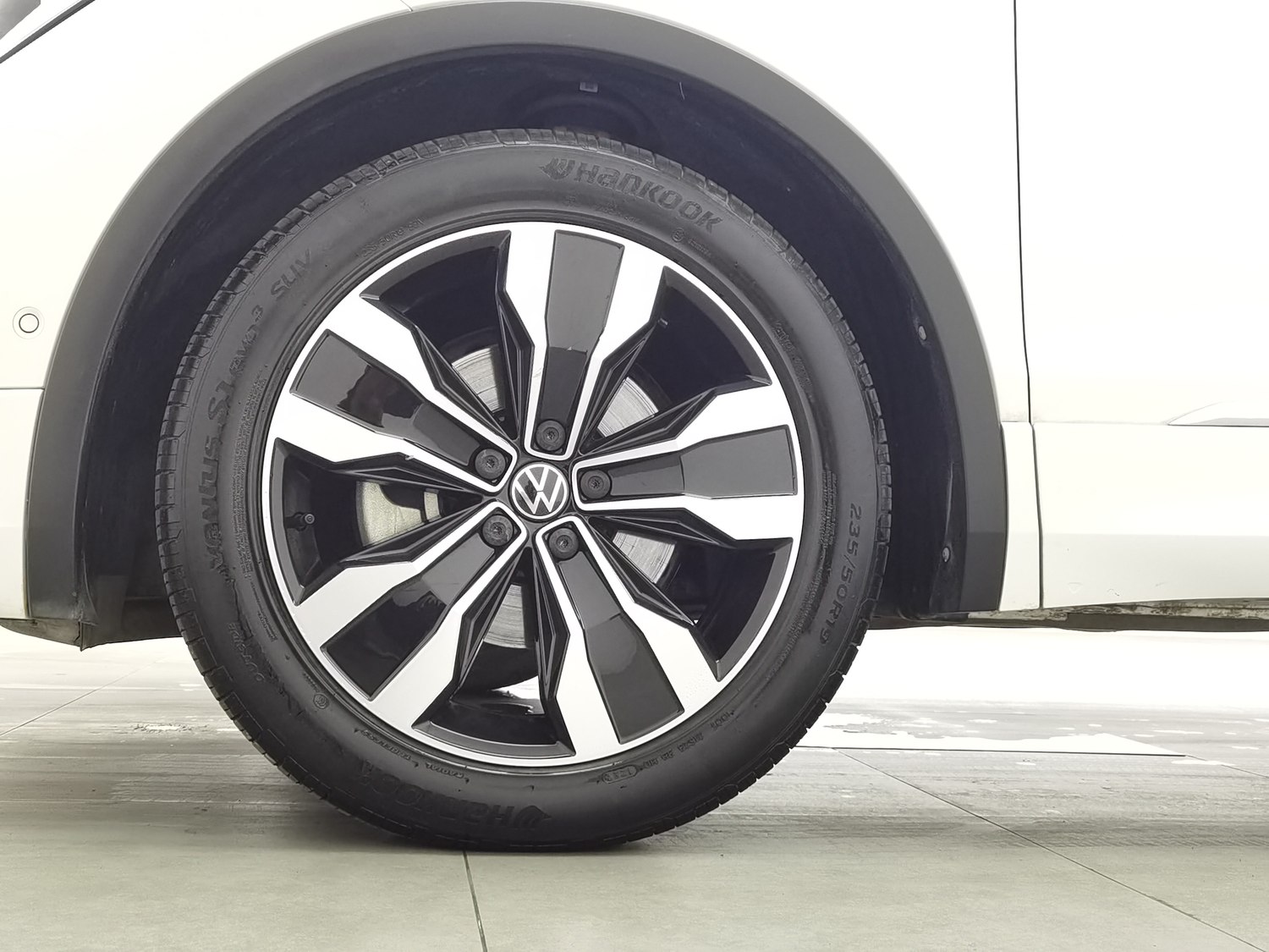 Used Volkswagen Tiguan L 2022 2.0 AT