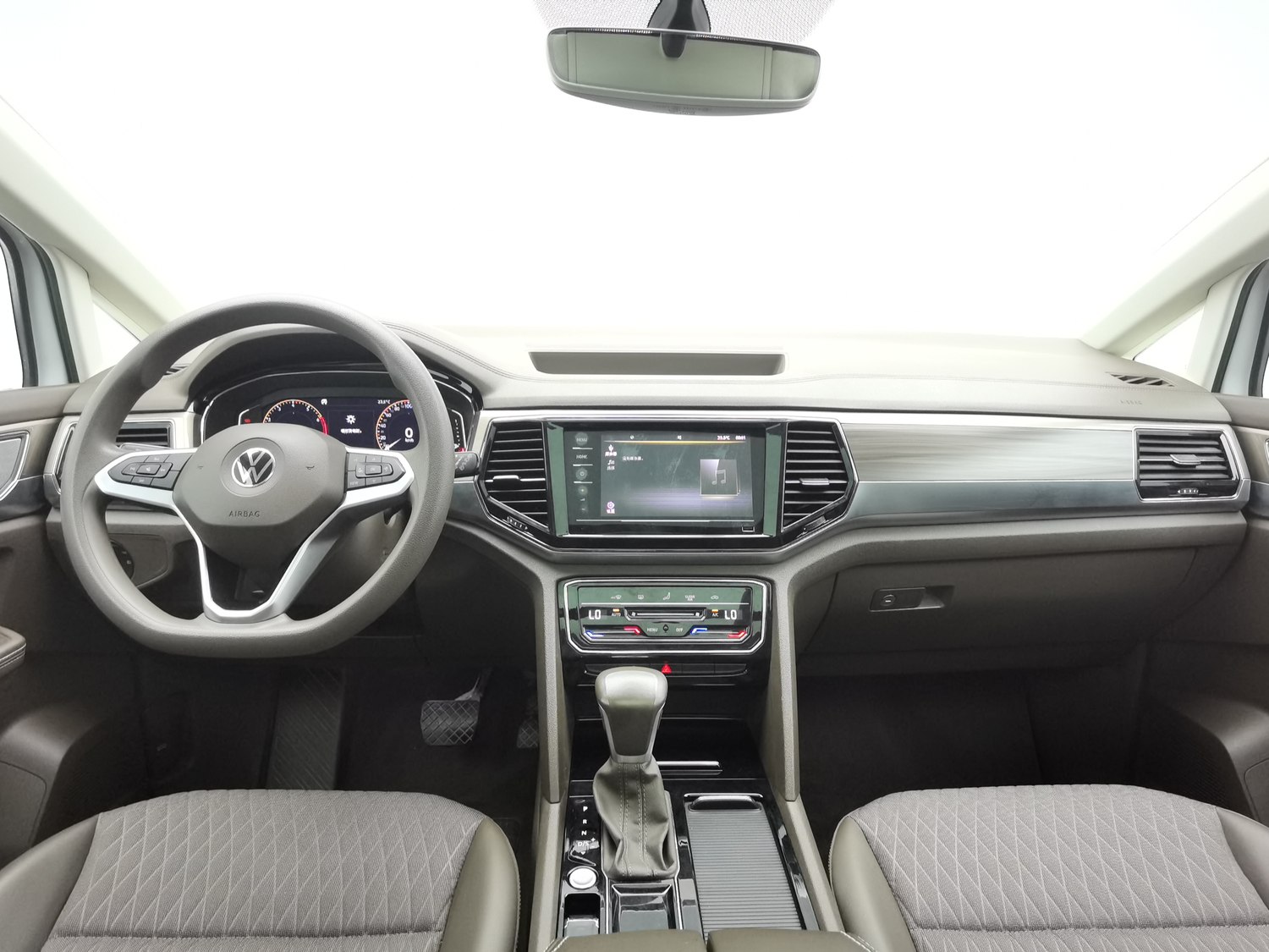 Used Volkswagen Viloran 2020 2.0 AT