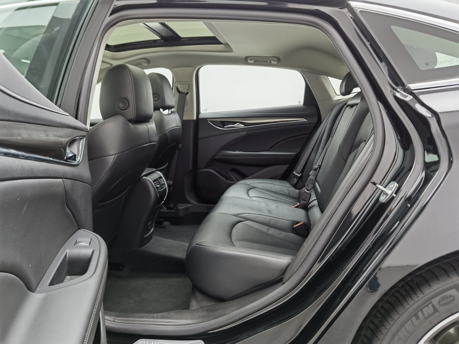 Used Buick LaCrosse 2022 2.0 AT