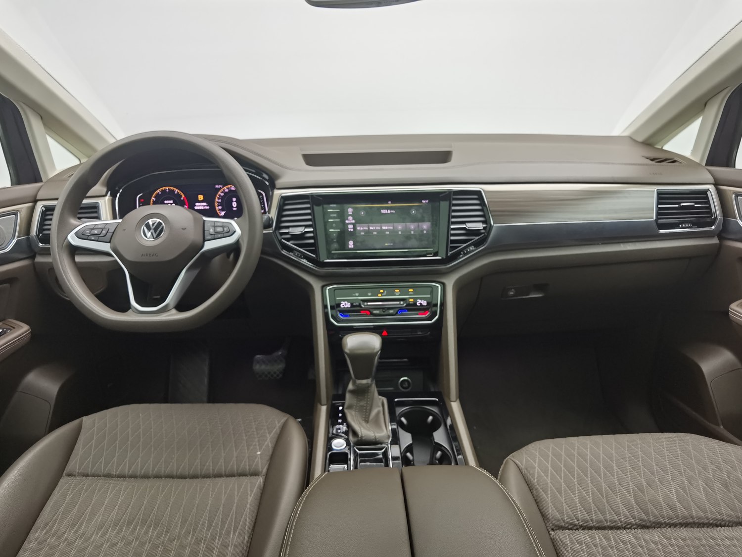 Used Volkswagen Viloran 2020 2.0 AT