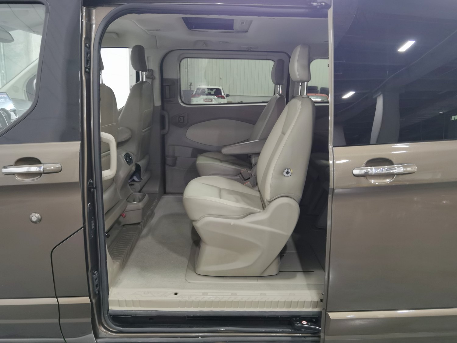 Used Ford Tourneo 2017 2.0 AT
