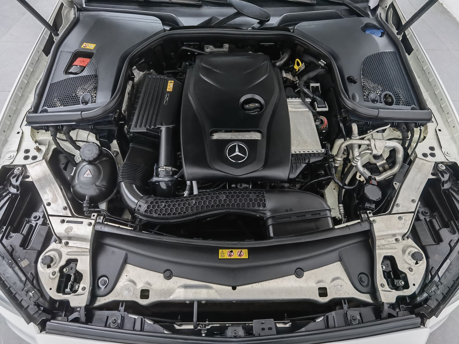 Used Mercedes-Benz E-Class 2016 2.0 AT